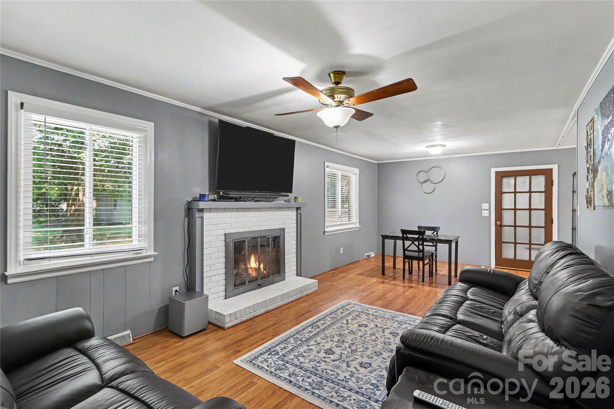 9909 Sunway Drive Property Photo 7
