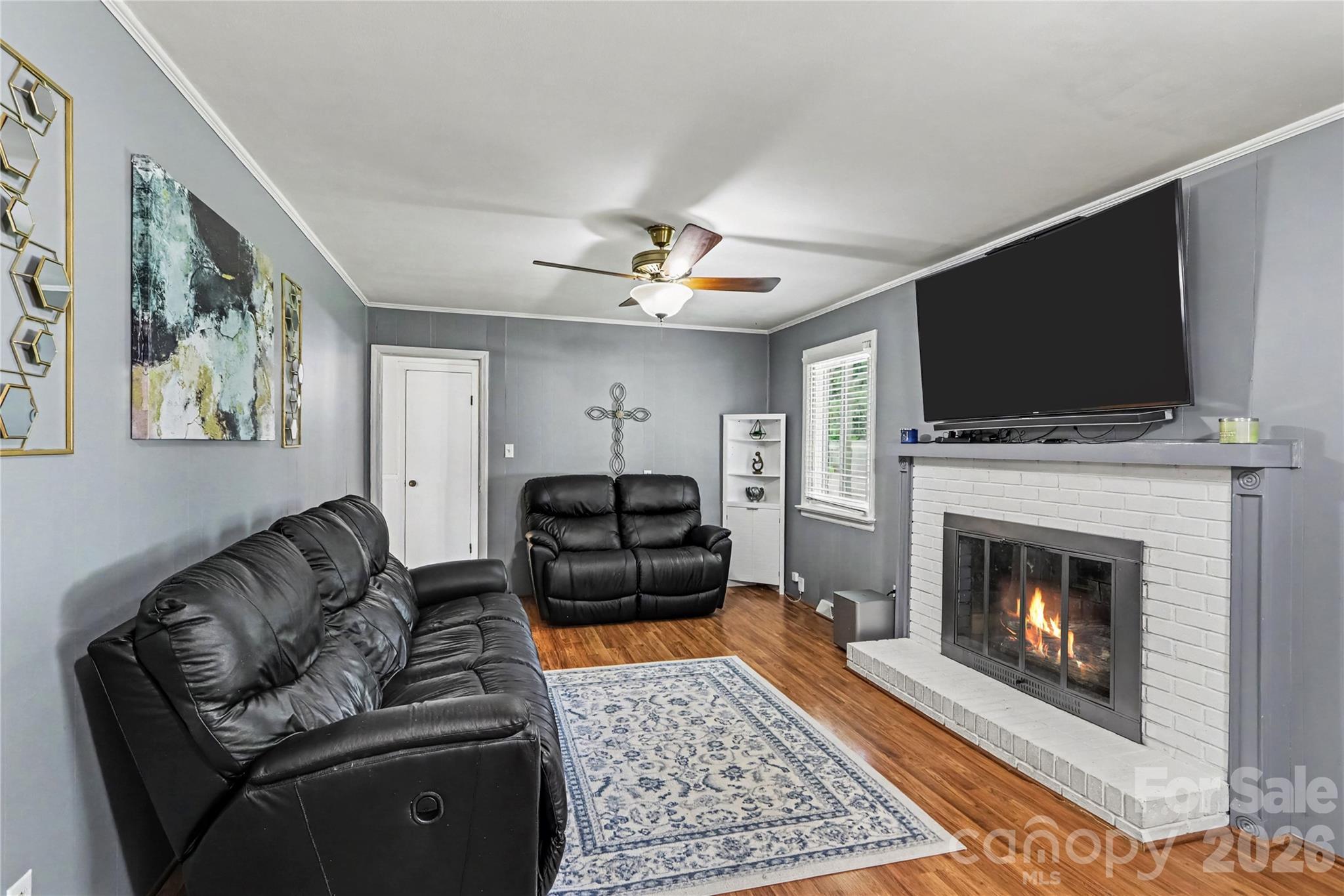 9909 Sunway Drive Property Photo 8