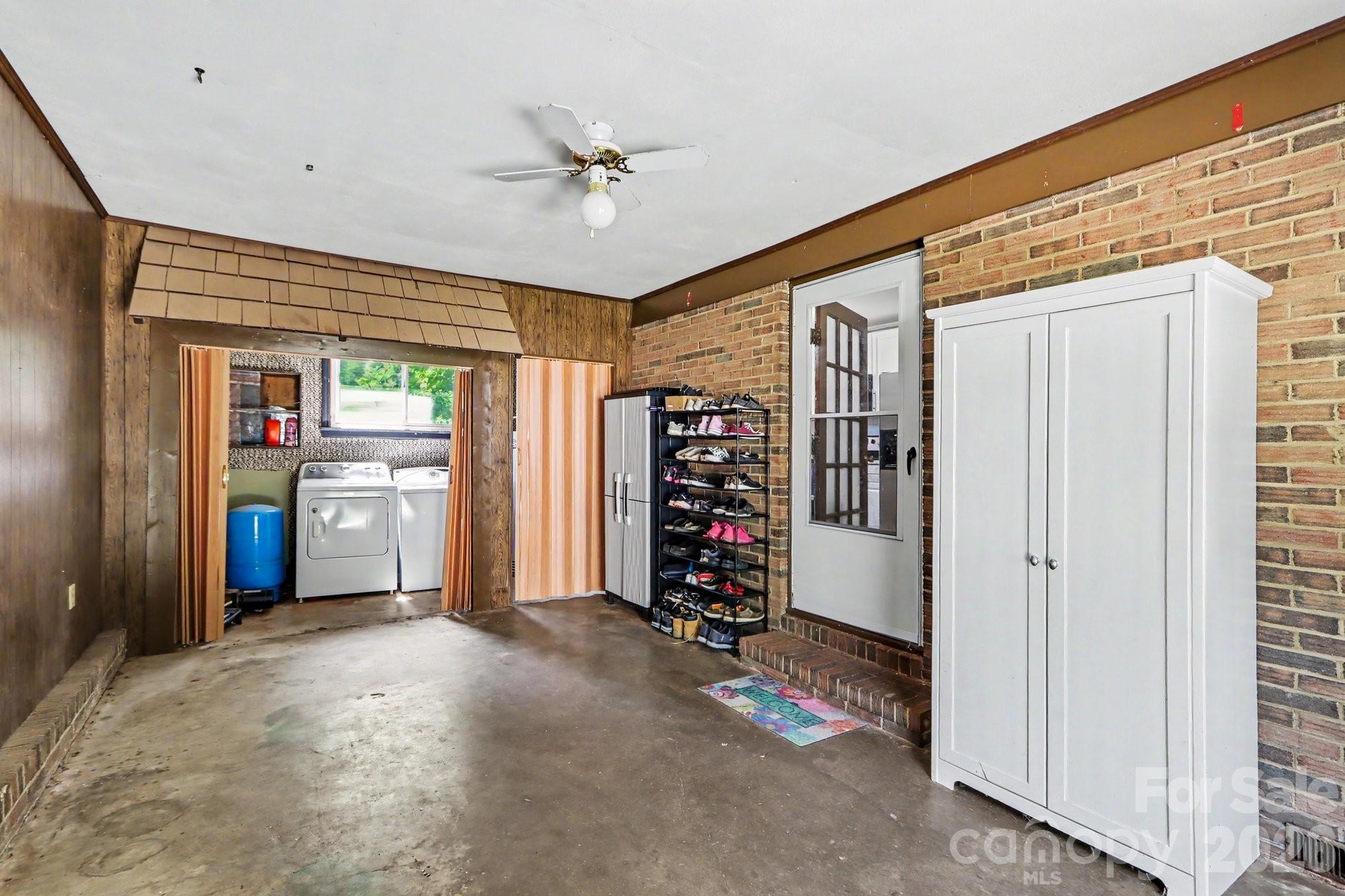 9909 Sunway Drive Property Photo 28