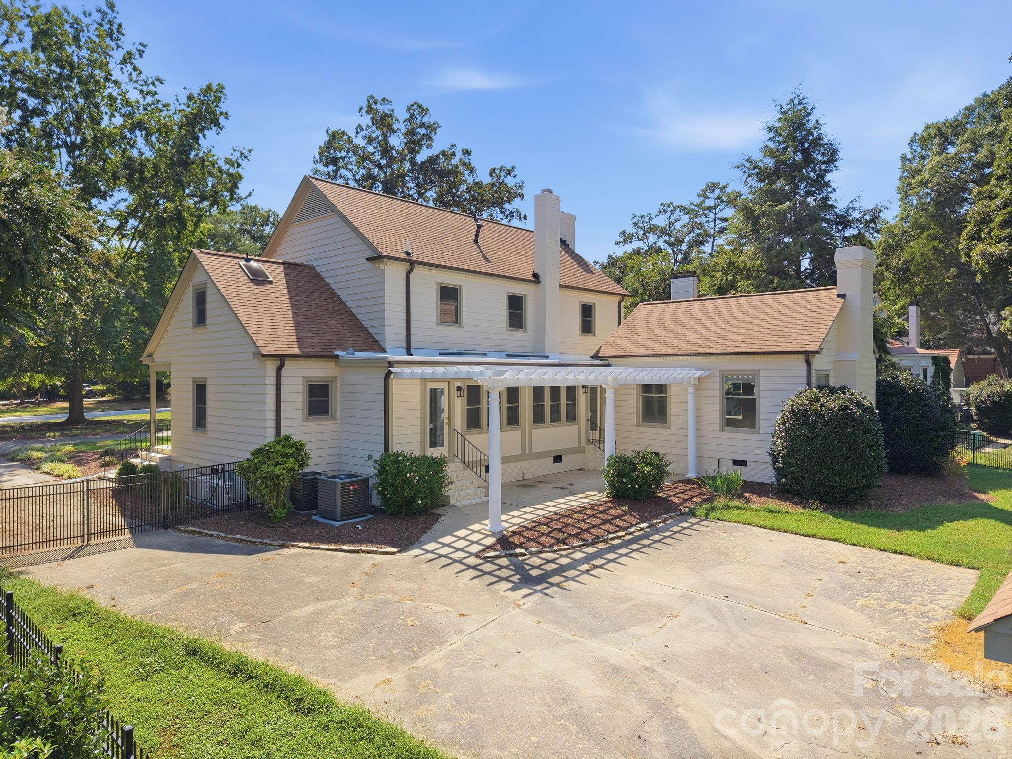 230 Confederate Avenue Property Photo 38