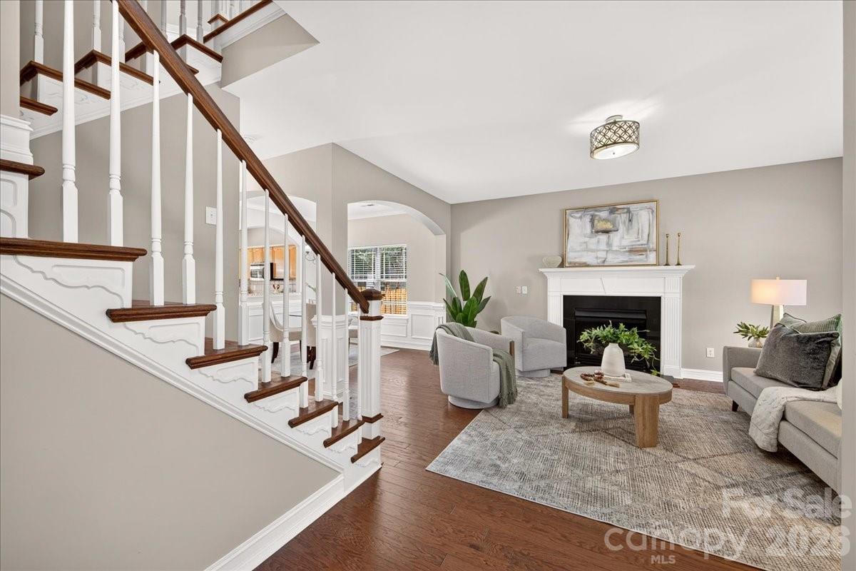 9026 Crusaders Court Property Photo 8