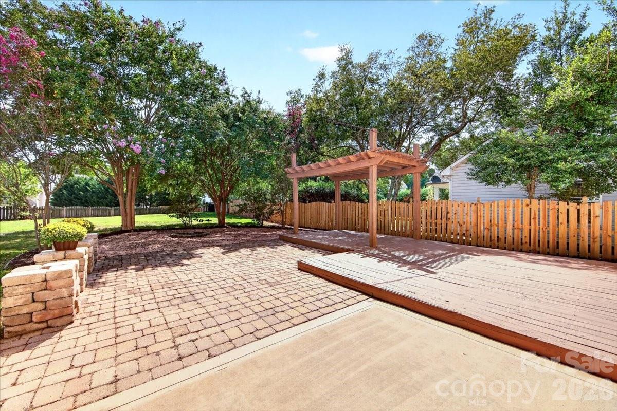 9026 Crusaders Court Property Photo 40