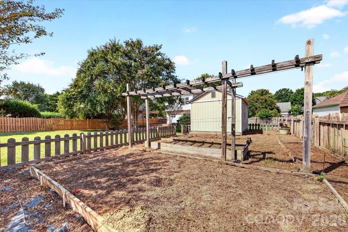 9026 Crusaders Court Property Photo 47