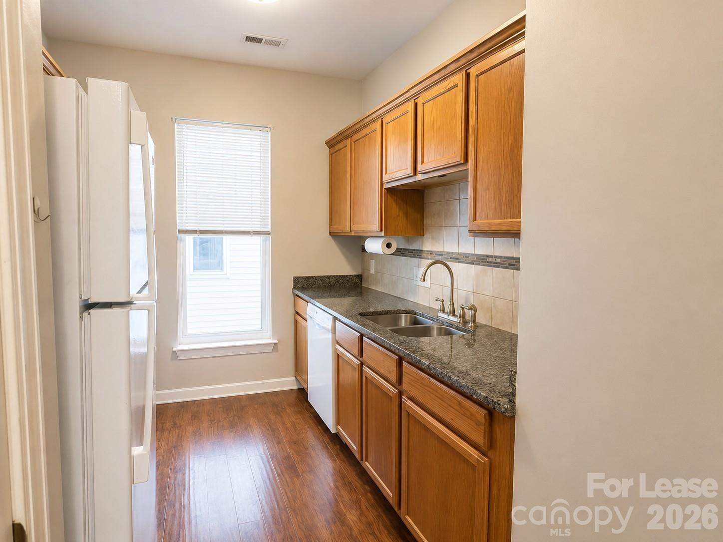 18710 Oakhurst Boulevard 3a Property Photo 5