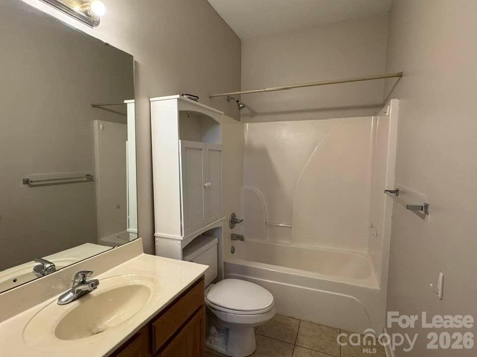 18710 Oakhurst Boulevard 3a Property Photo 18