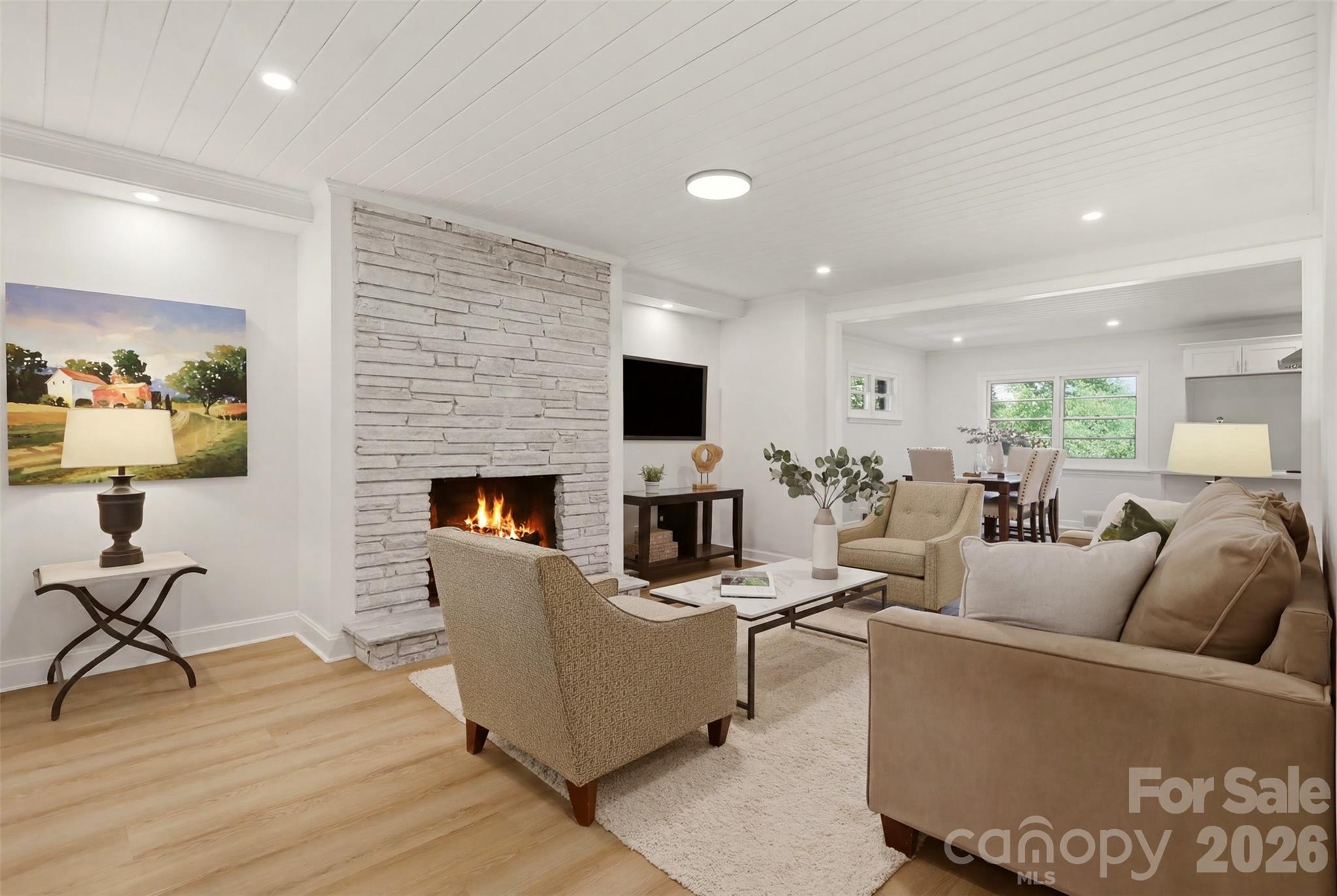 334 Country Lane Property Photo 4