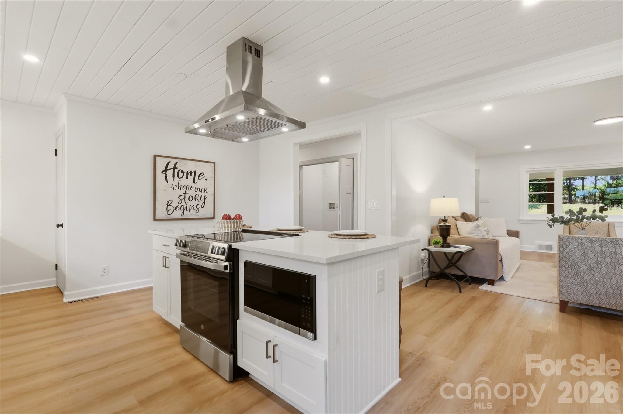 334 Country Lane Property Photo 8