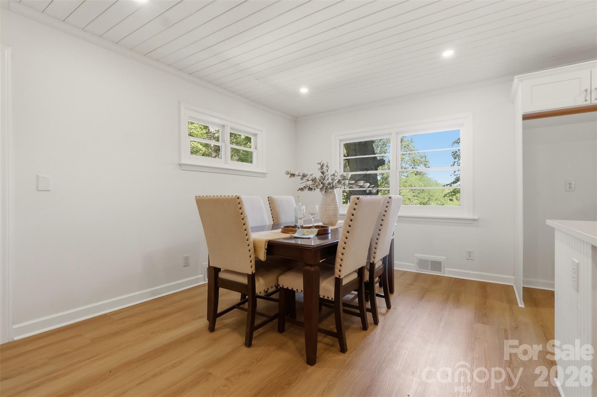 334 Country Lane Property Photo 9