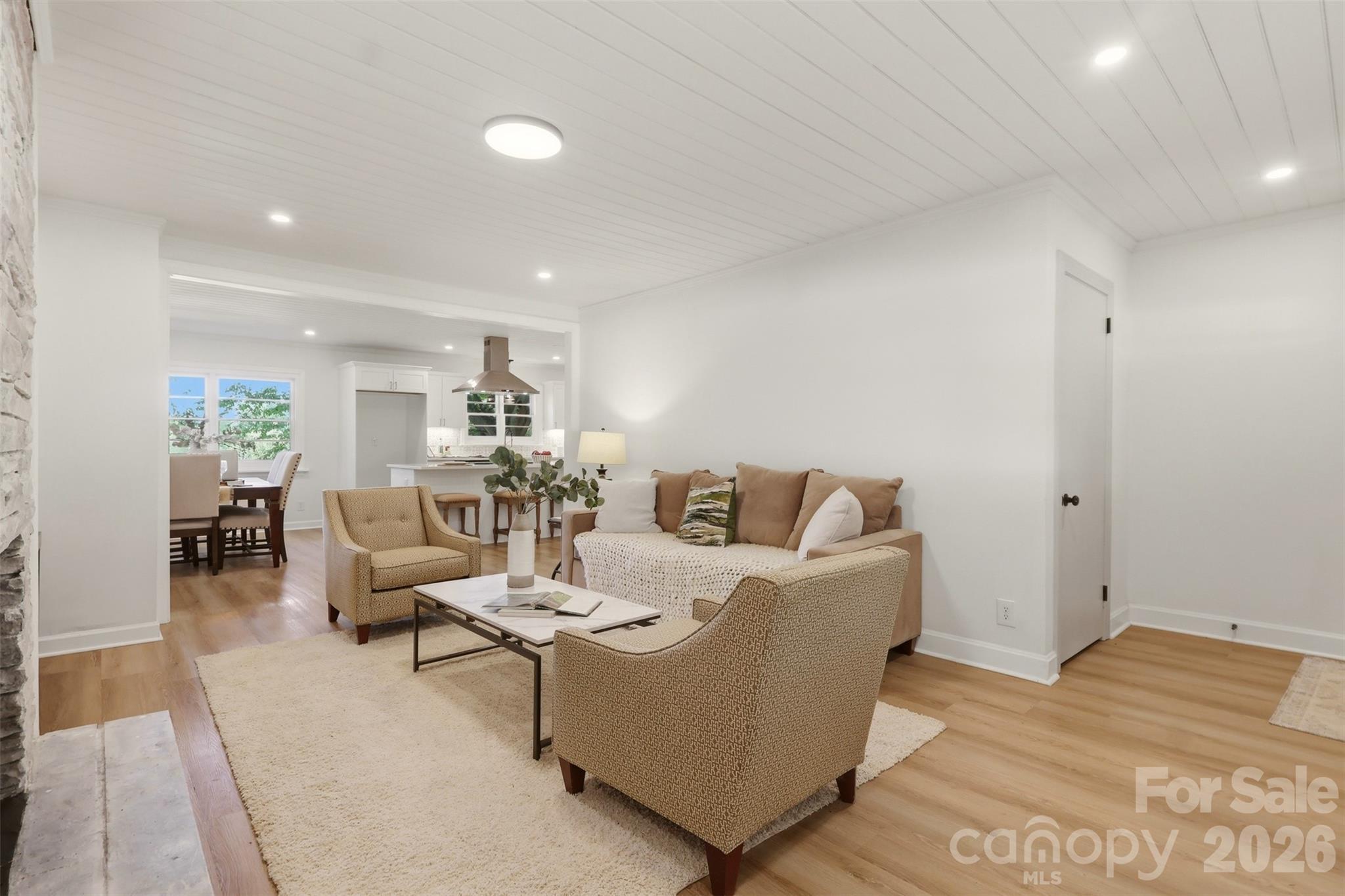 334 Country Lane Property Photo 10