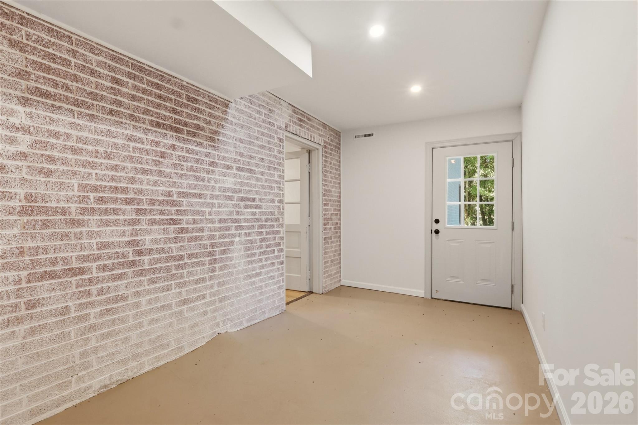 334 Country Lane Property Photo 24