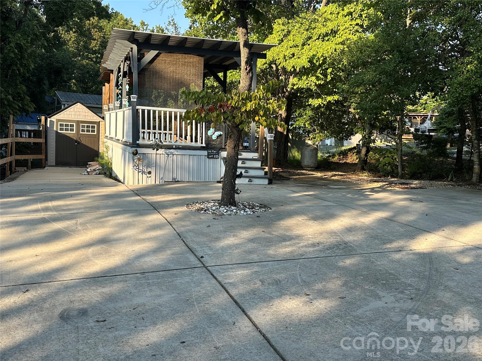 110 Pier Avenue Property Photo