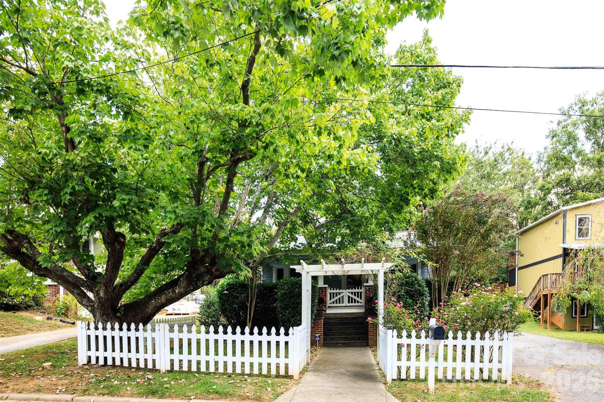 54 Belmont Avenue 12 Property Photo 3