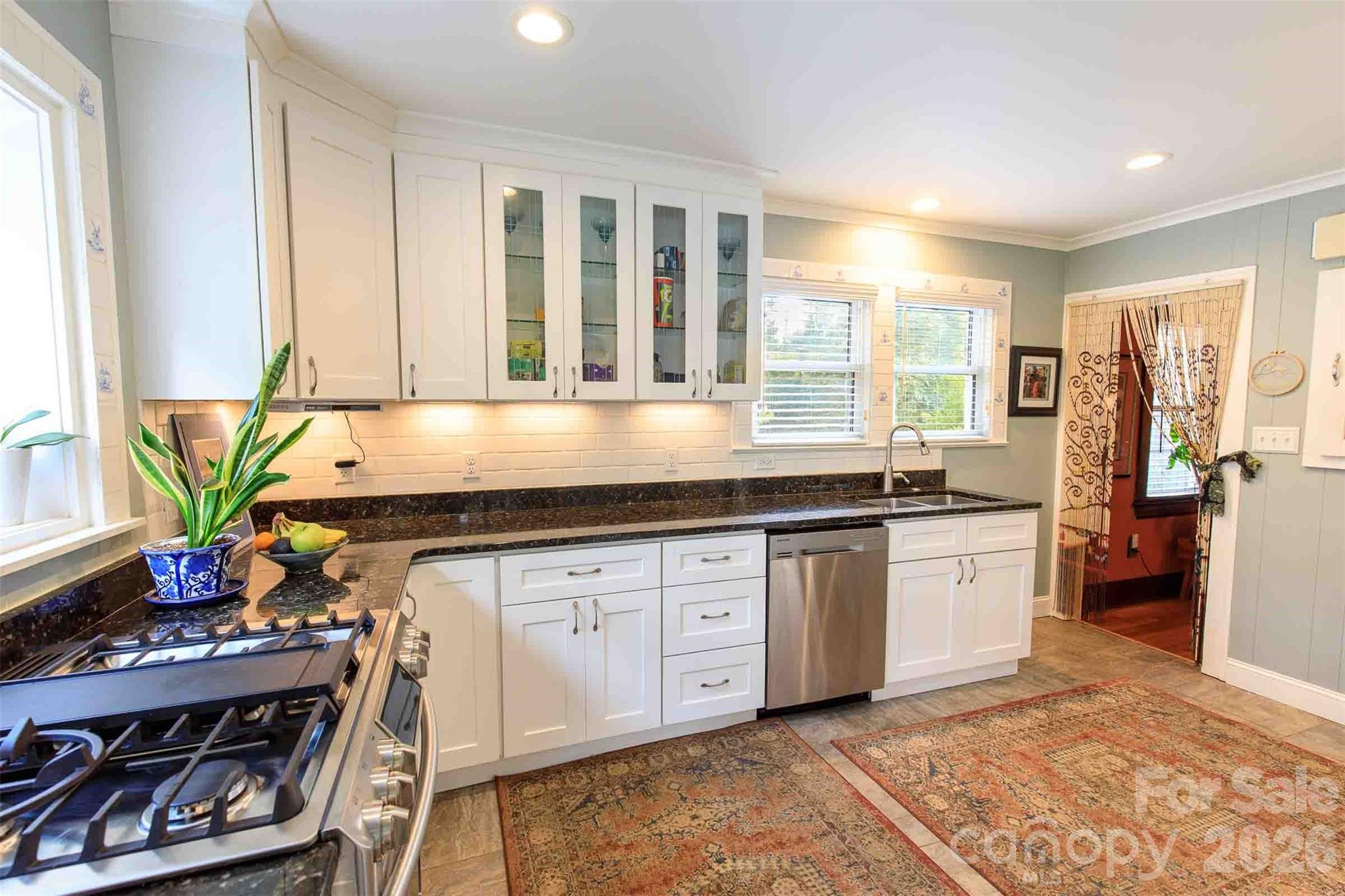 54 Belmont Avenue 12 Property Photo 23