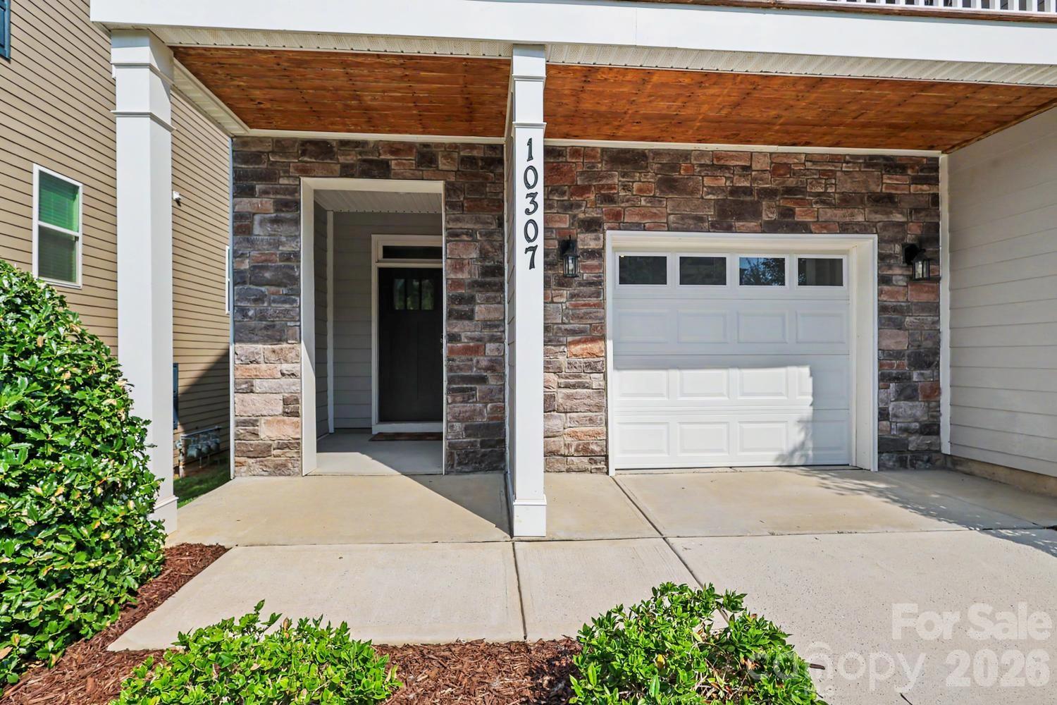 10307 Glenmere Creek Circle Property Photo 3