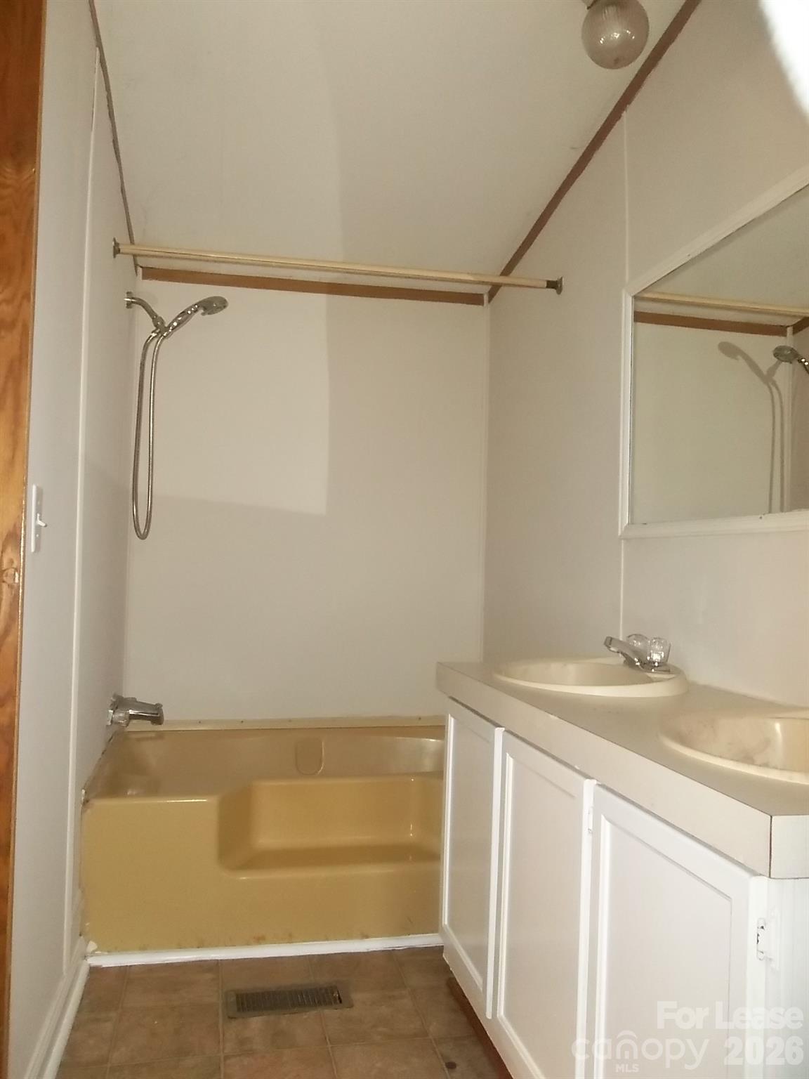 150 Thornwood Lane Property Photo 6