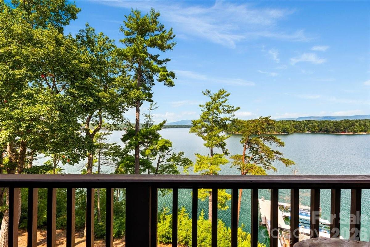 5140 Beech Bluff Drive Property Photo 4
