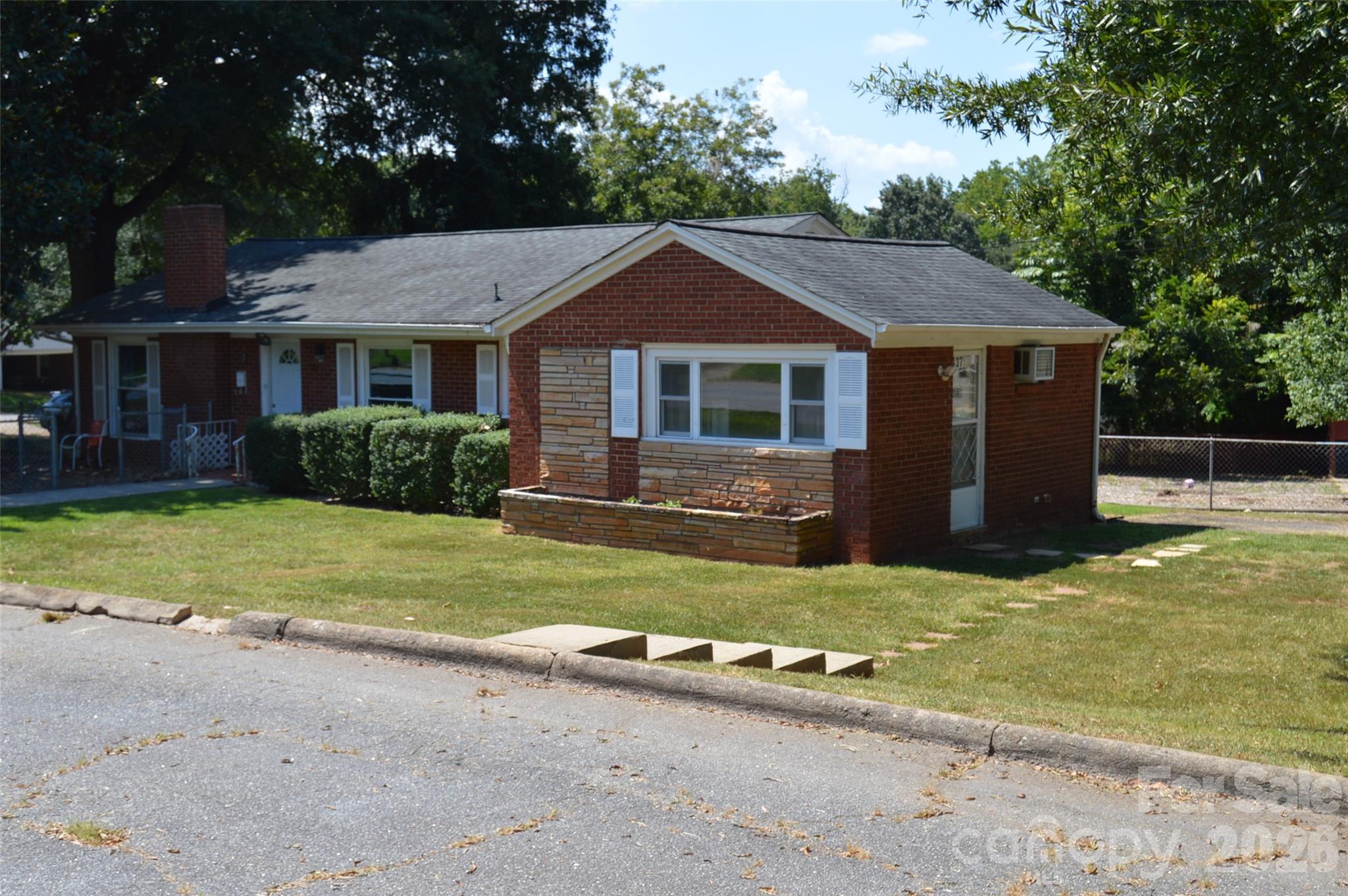 437 Hillcrest Road