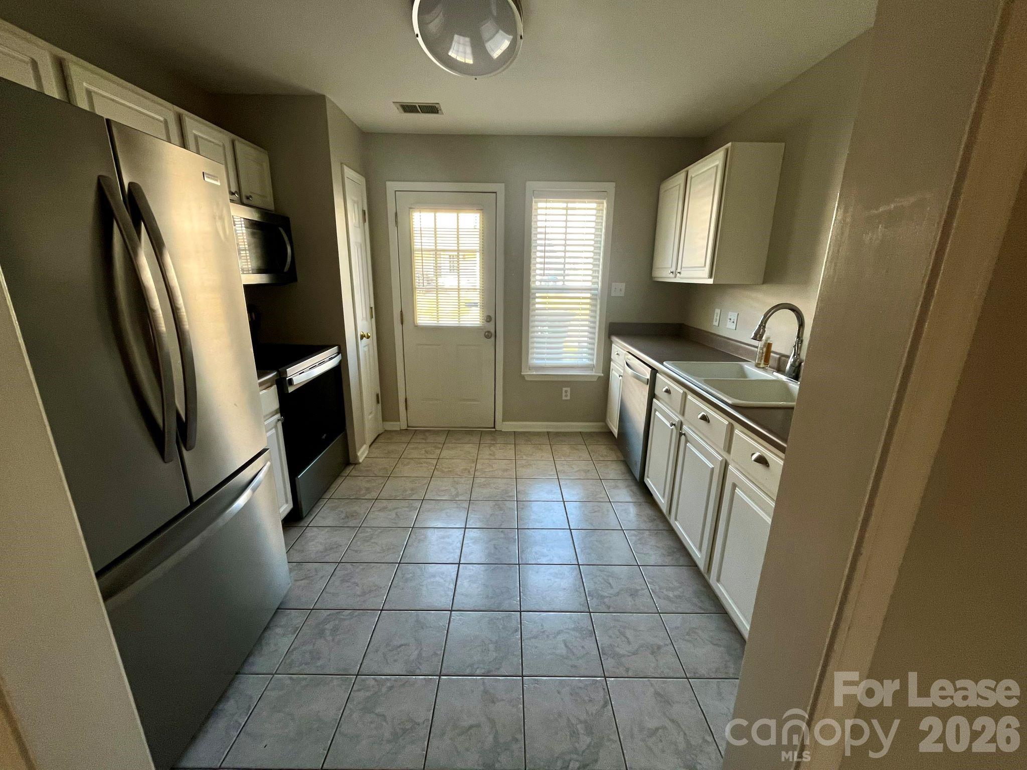 16854 Bridgeton Drive Property Photo 4