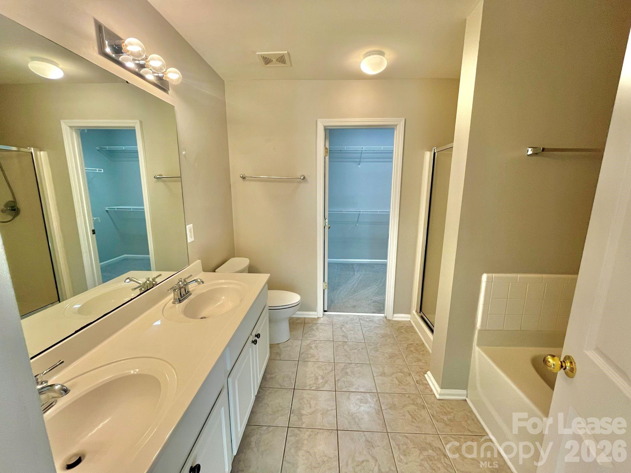16854 Bridgeton Drive Property Photo 8
