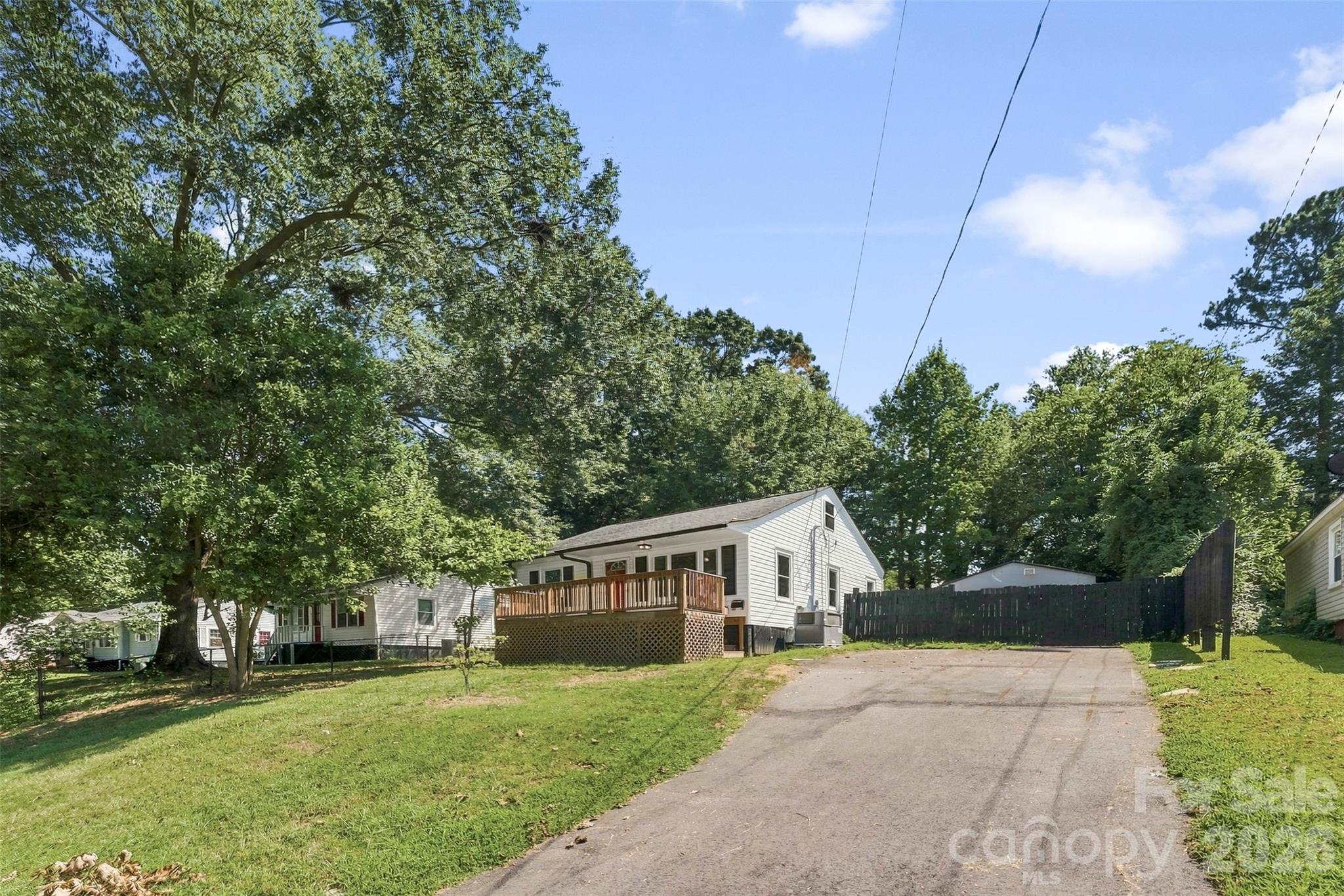816 S Weldon Street Property Photo 2