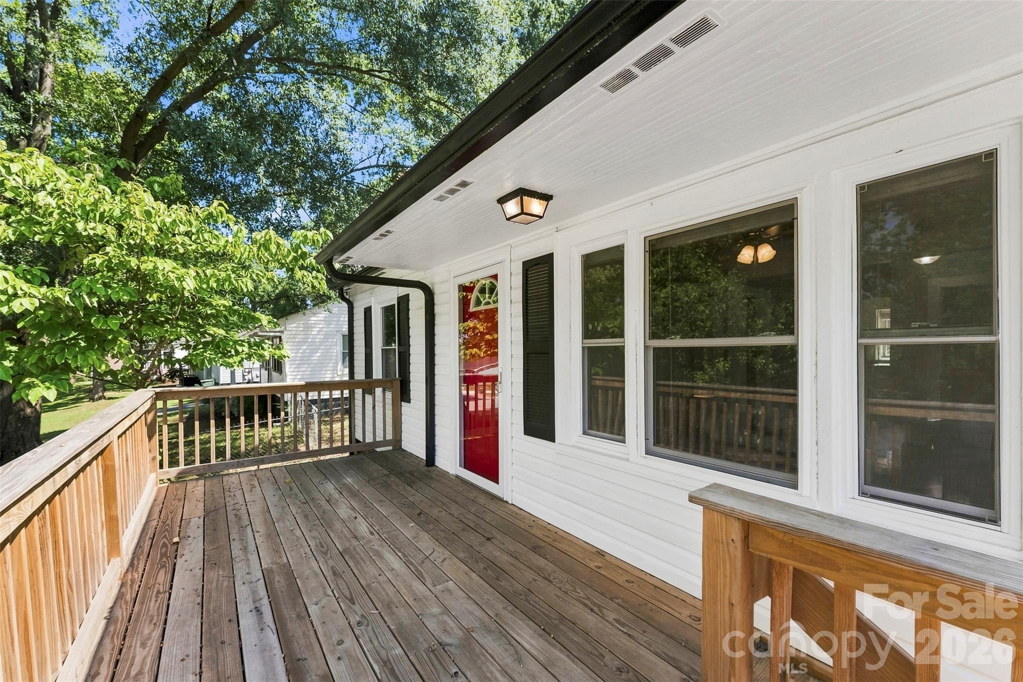 816 S Weldon Street Property Photo 3