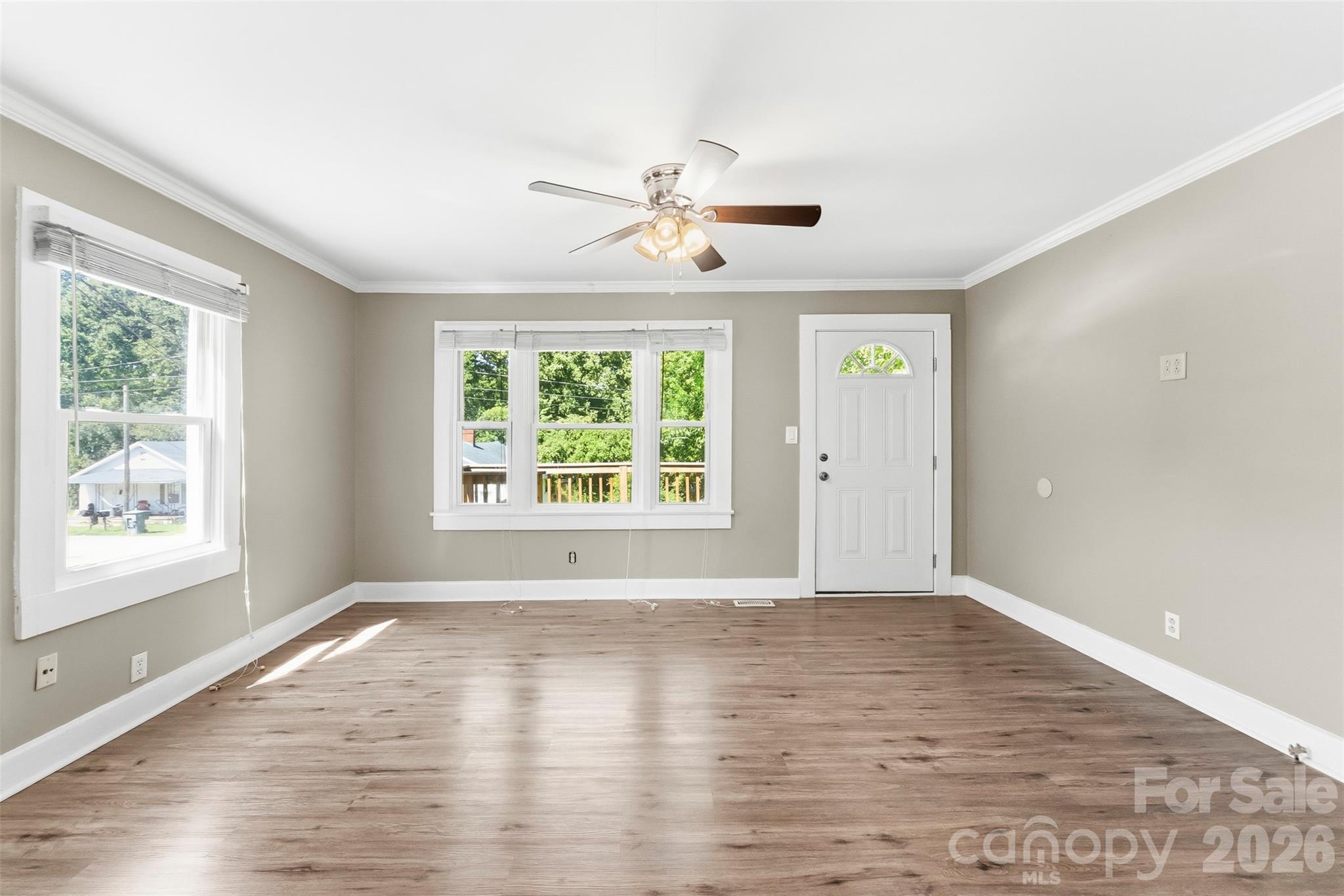 816 S Weldon Street Property Photo 9