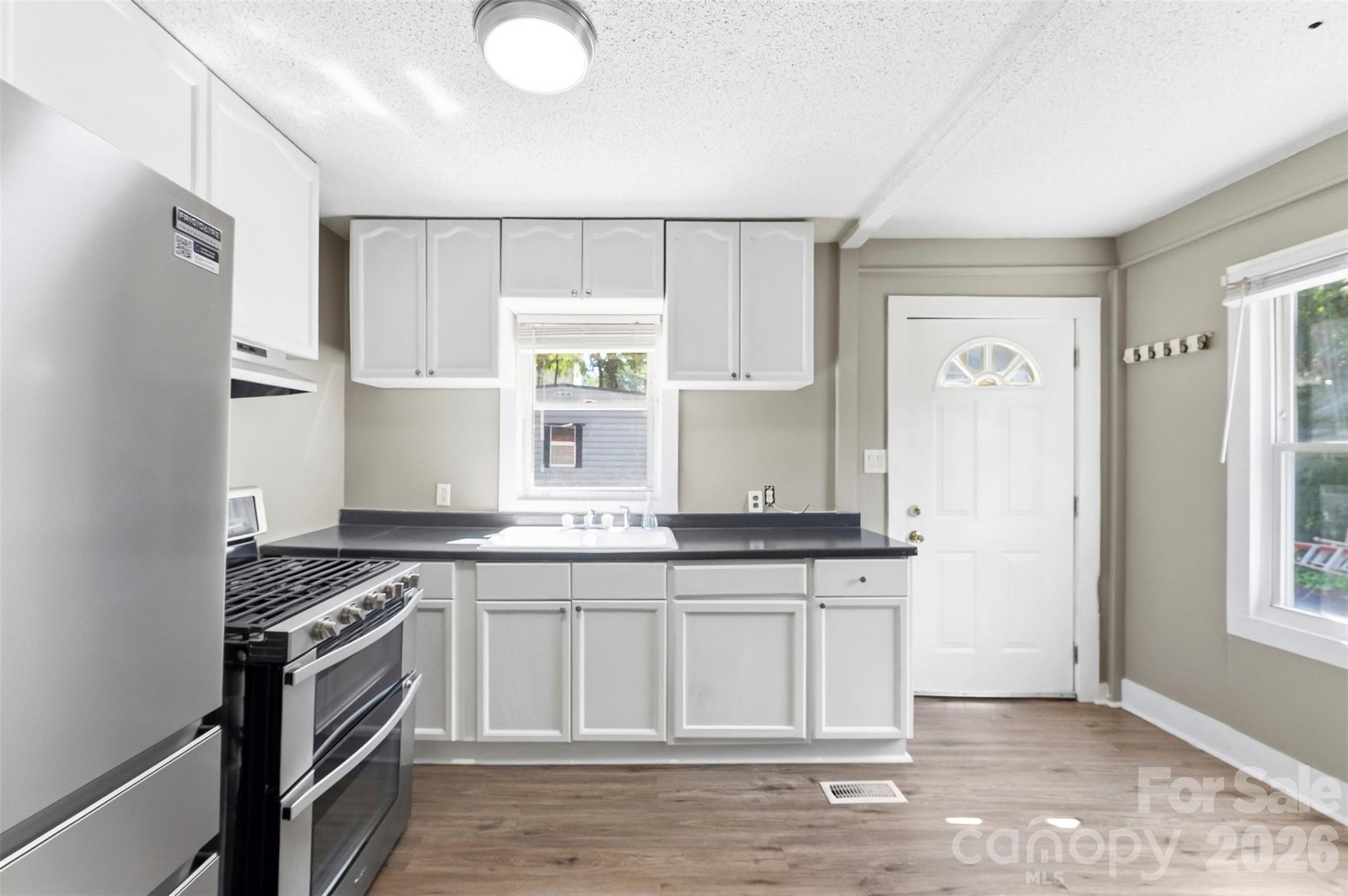 816 S Weldon Street Property Photo 12