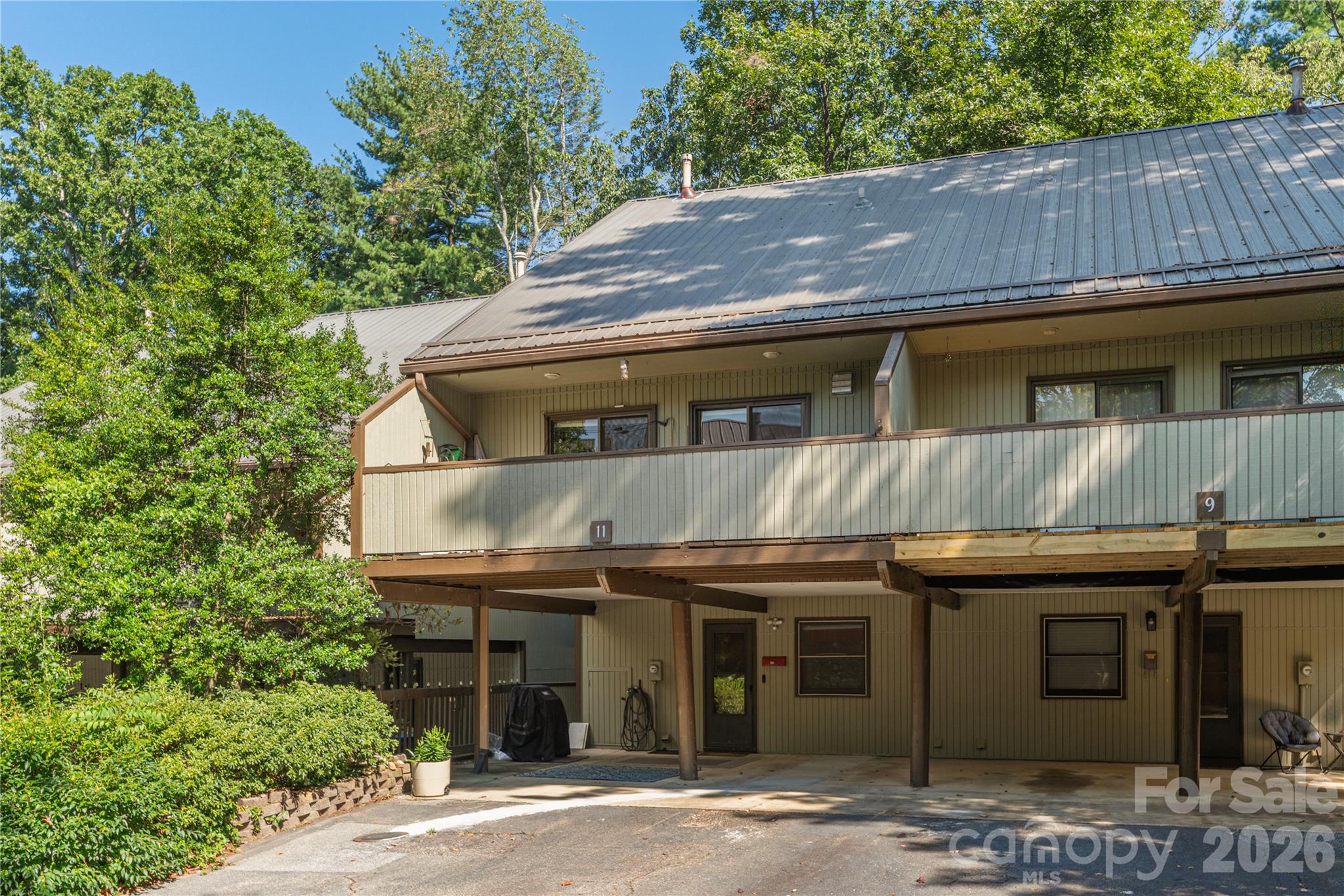 11 Maple Ridge Lane