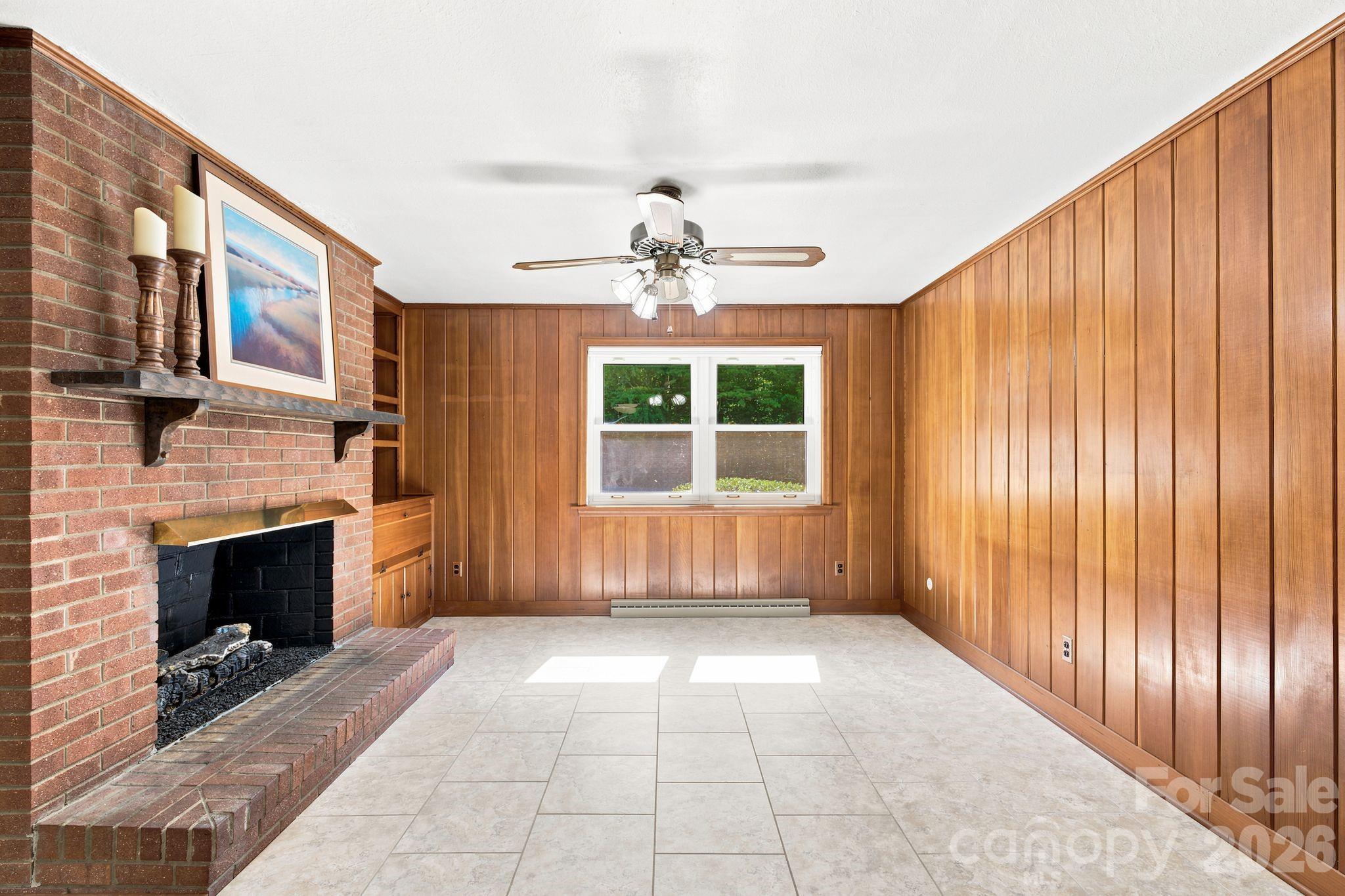 469 Sunset Drive Property Photo 3