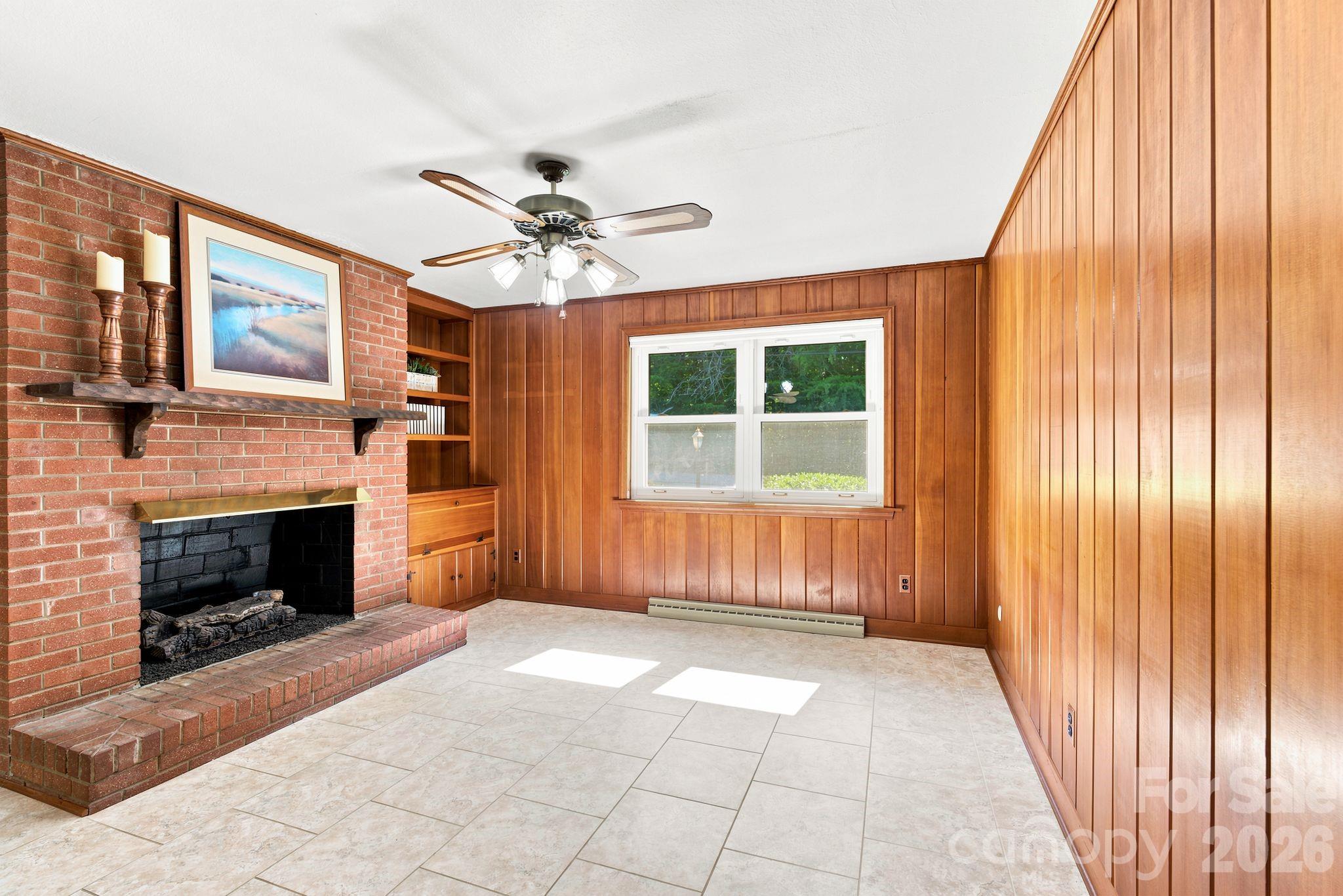 469 Sunset Drive Property Photo 6
