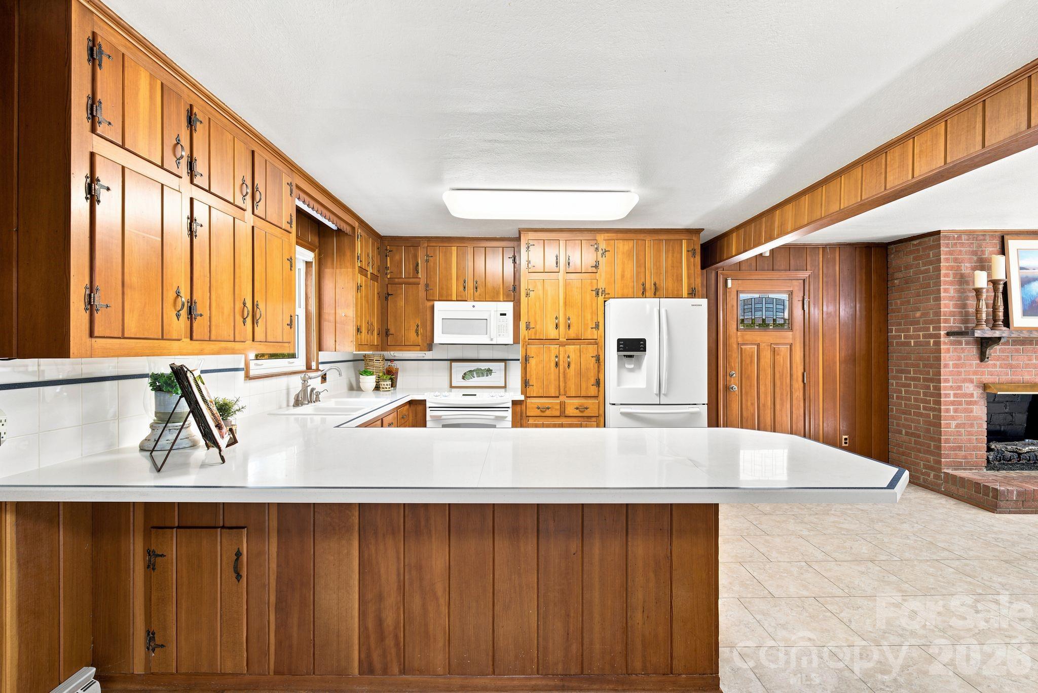 469 Sunset Drive Property Photo 11