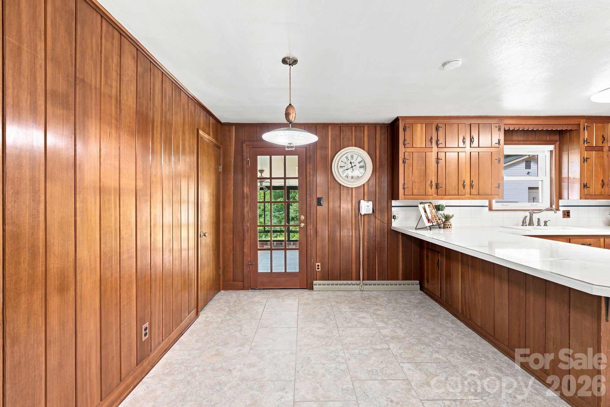469 Sunset Drive Property Photo 12