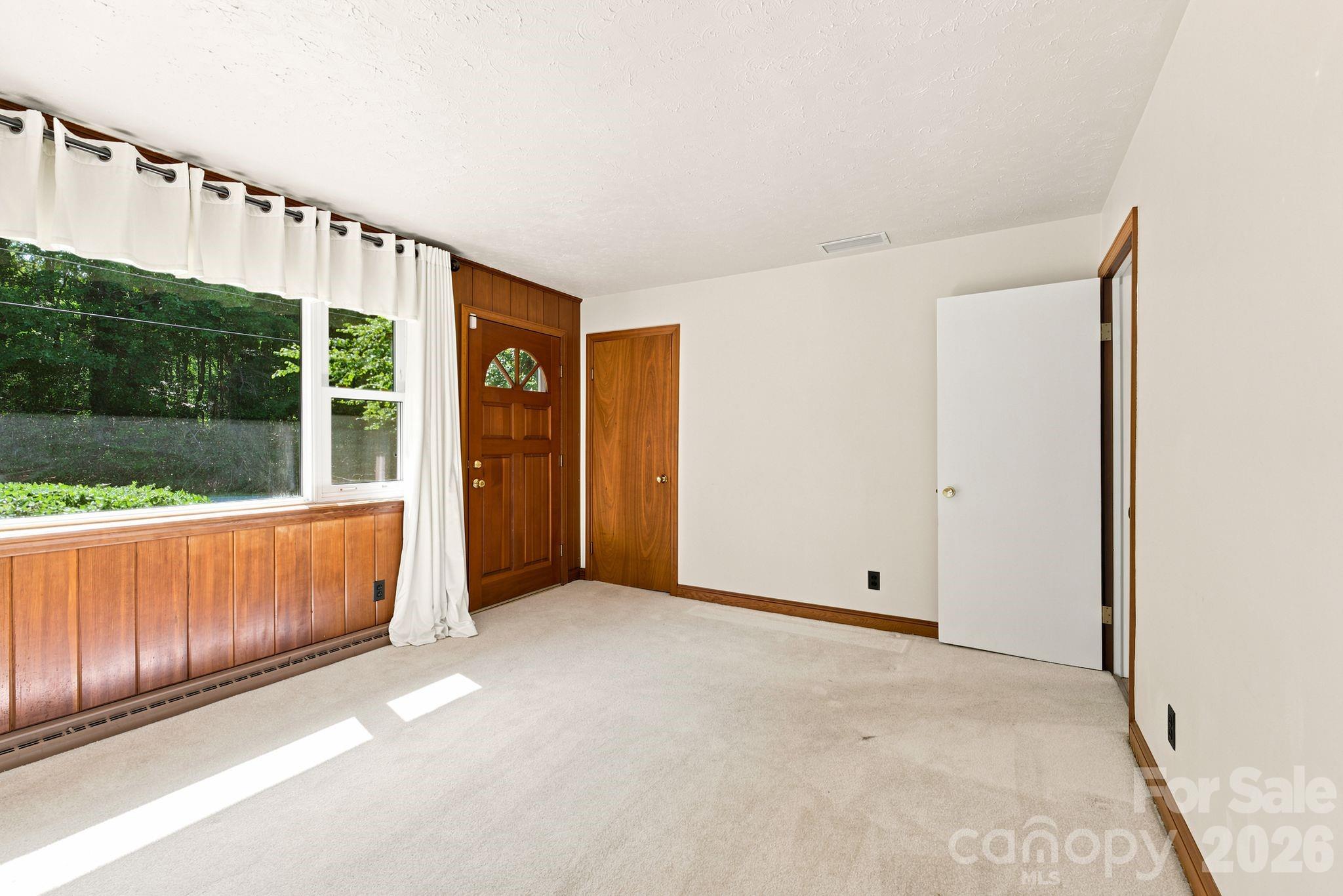 469 Sunset Drive Property Photo 16