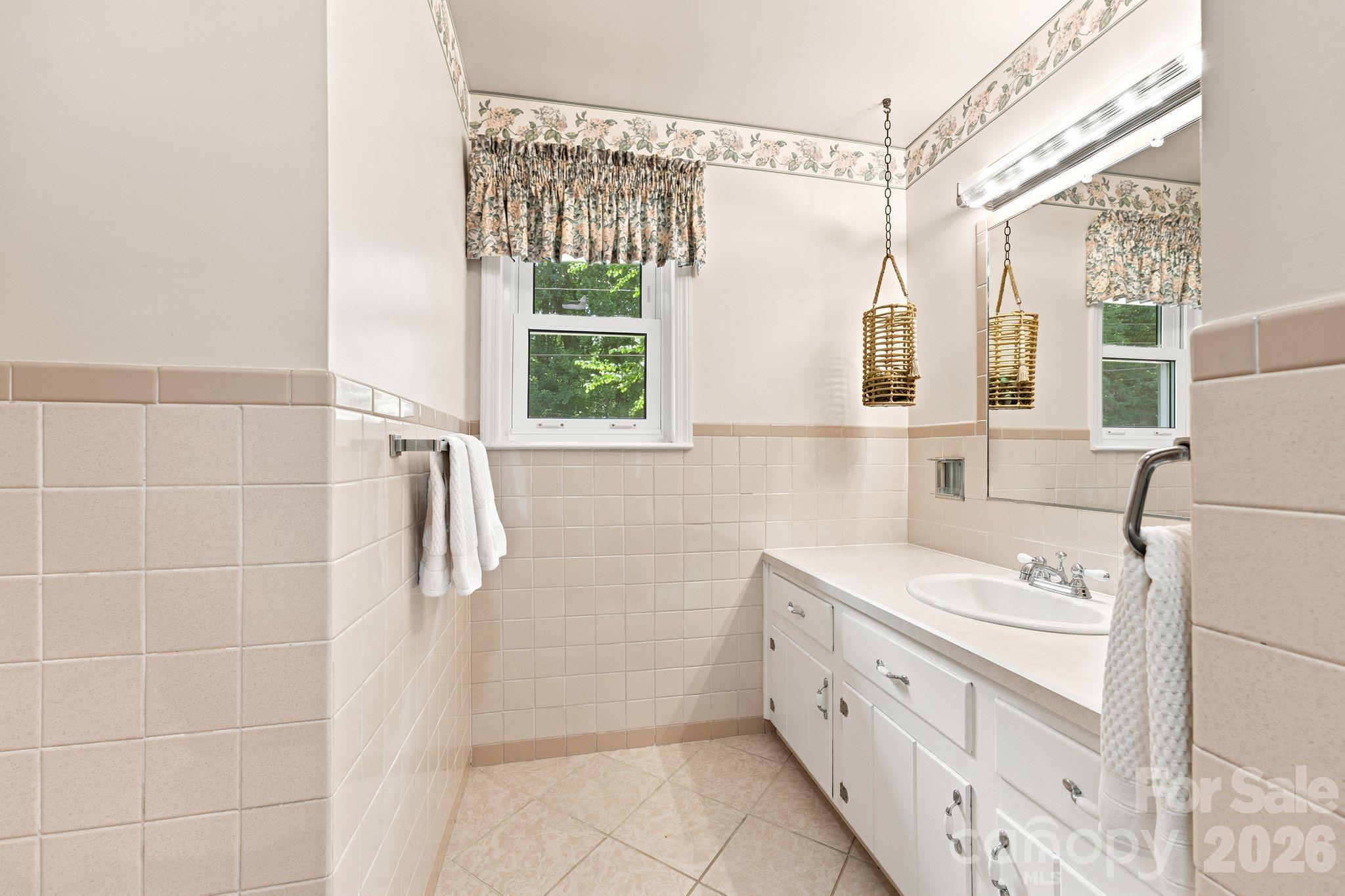 469 Sunset Drive Property Photo 25