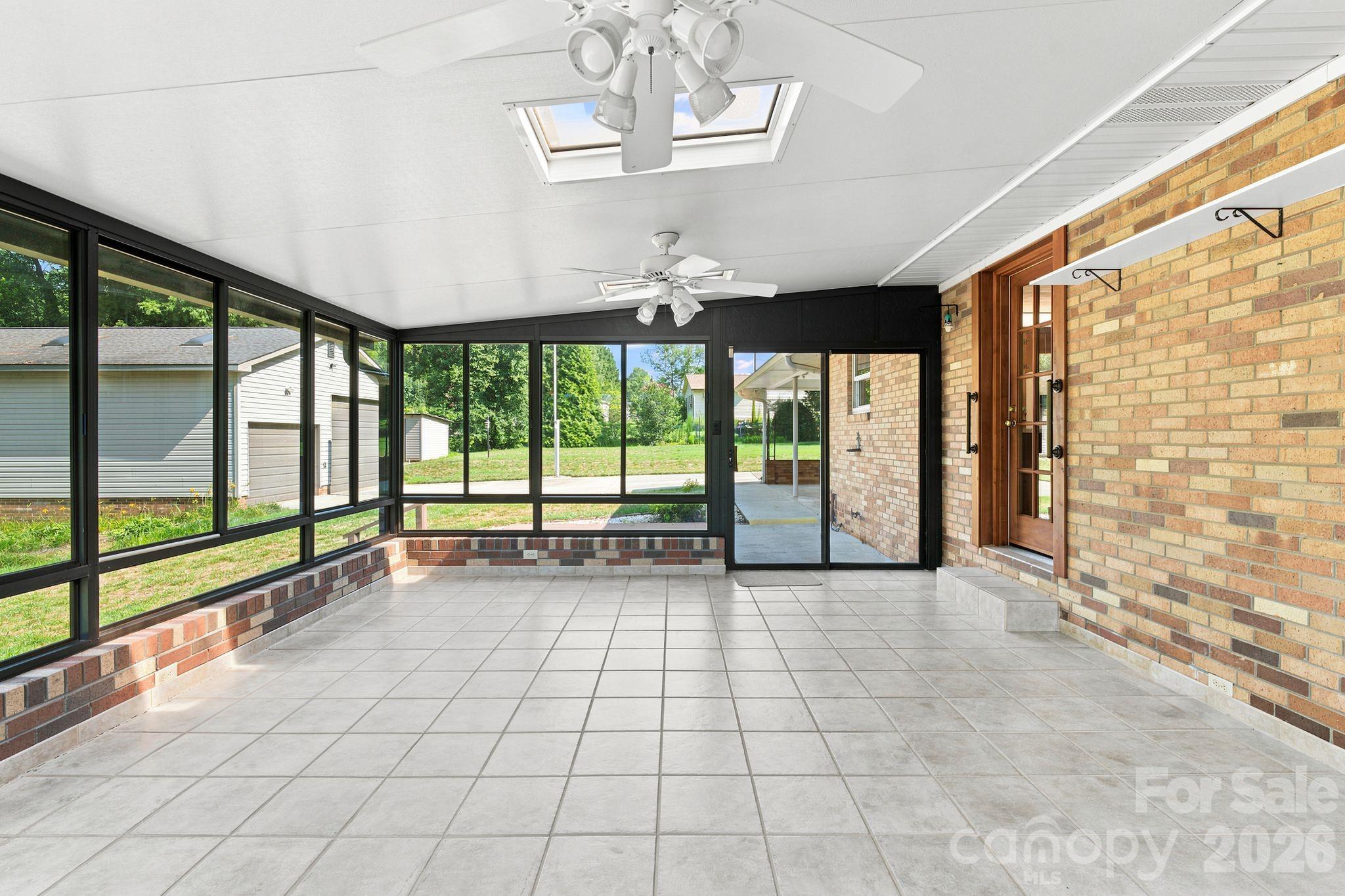 469 Sunset Drive Property Photo 33