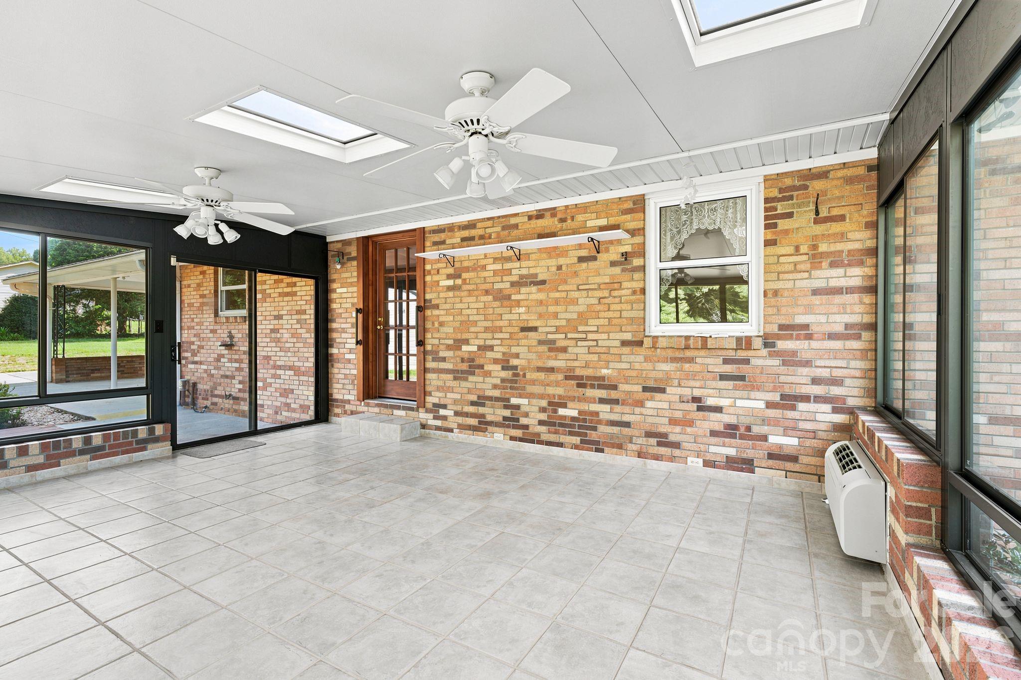 469 Sunset Drive Property Photo 34