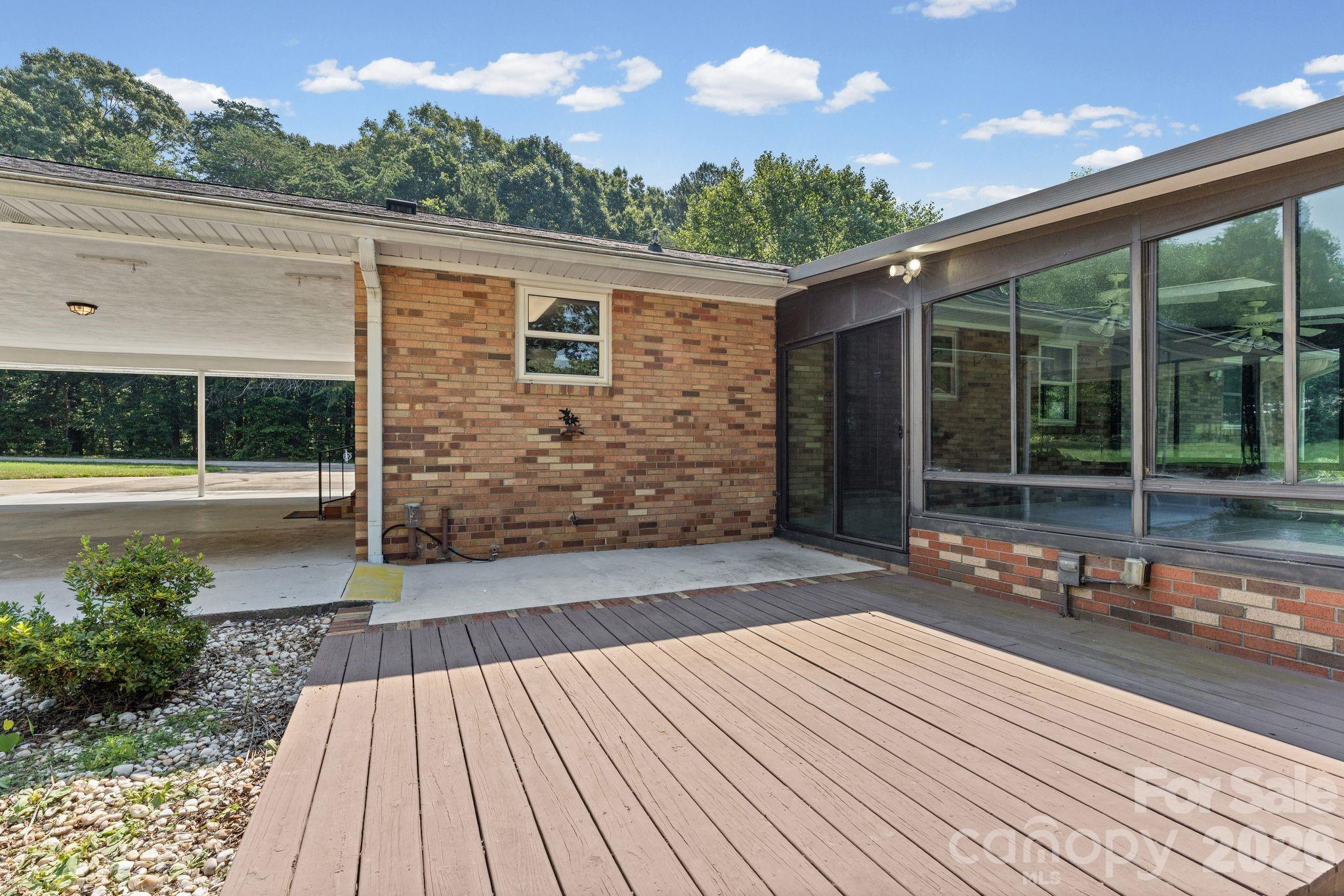 469 Sunset Drive Property Photo 40