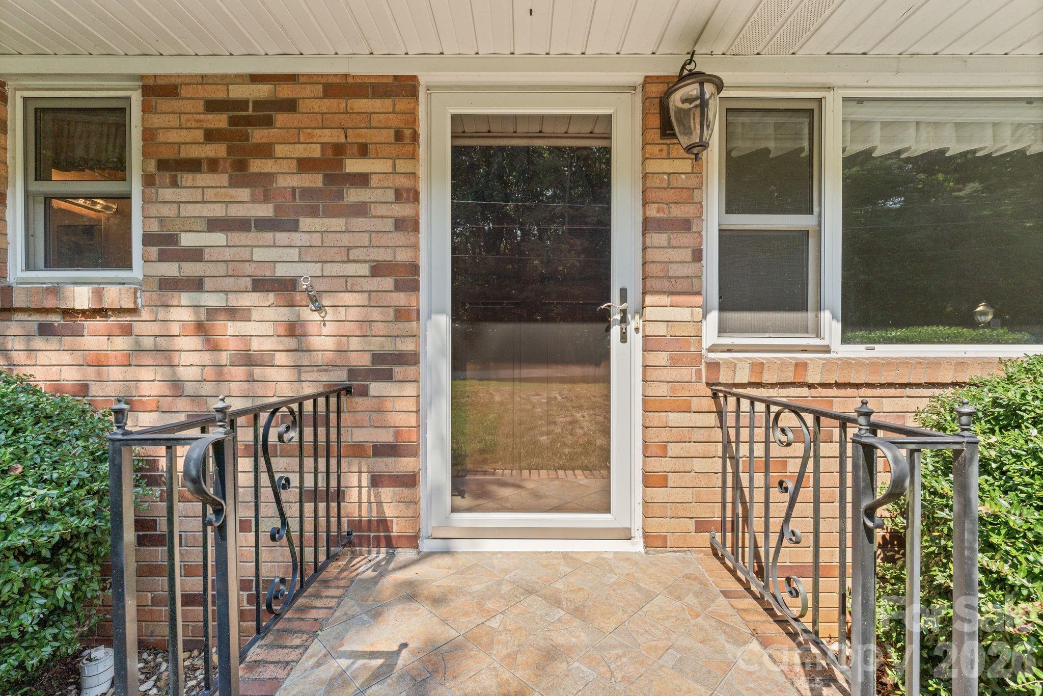 469 Sunset Drive Property Photo 41