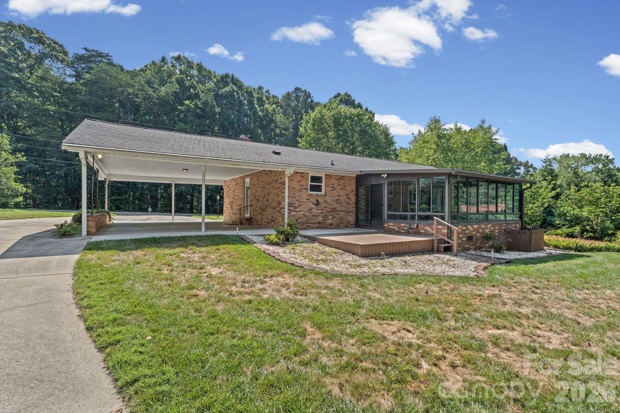 469 Sunset Drive Property Photo 43