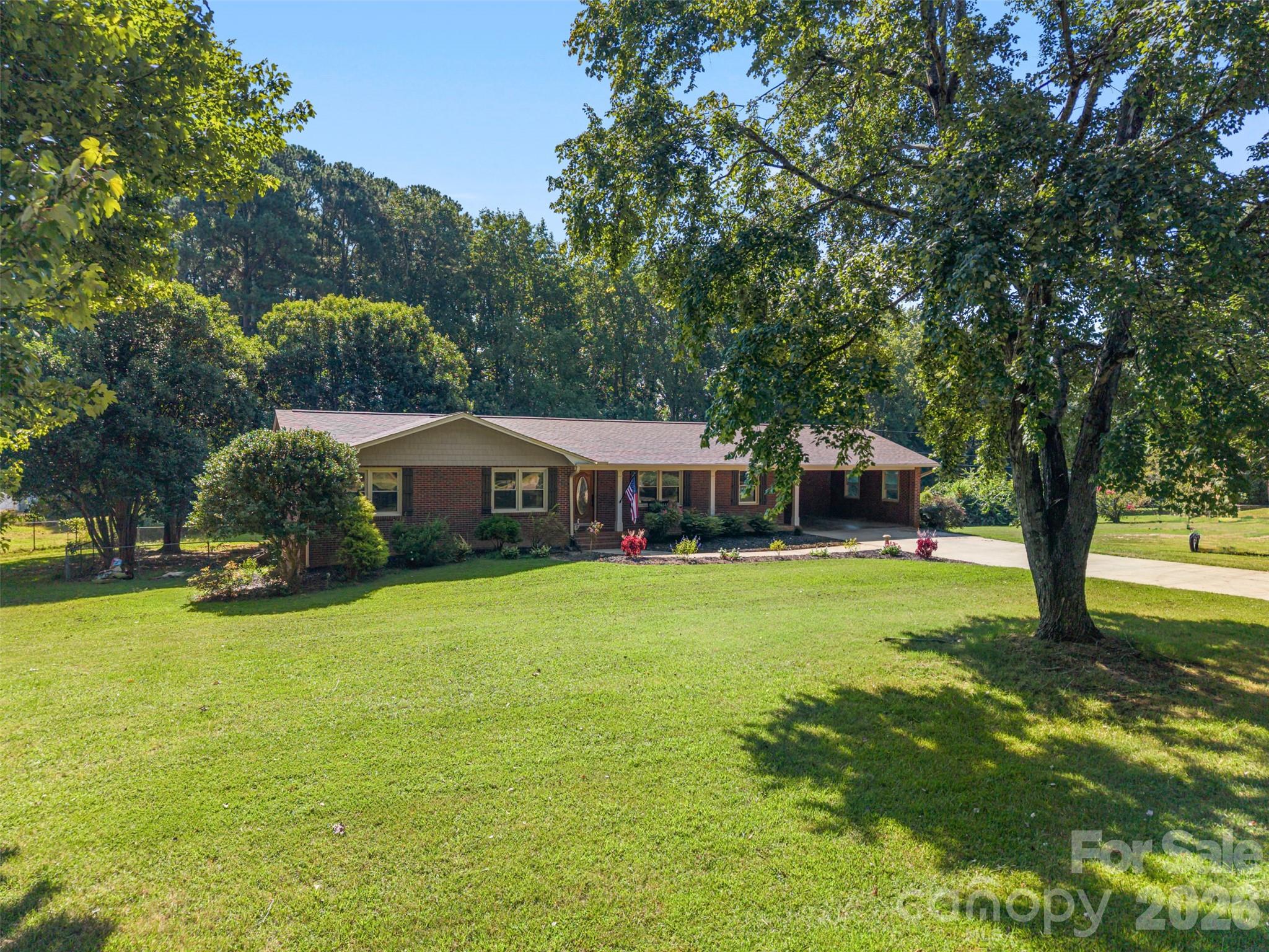 4022 Lynn Circle Property Photo 4