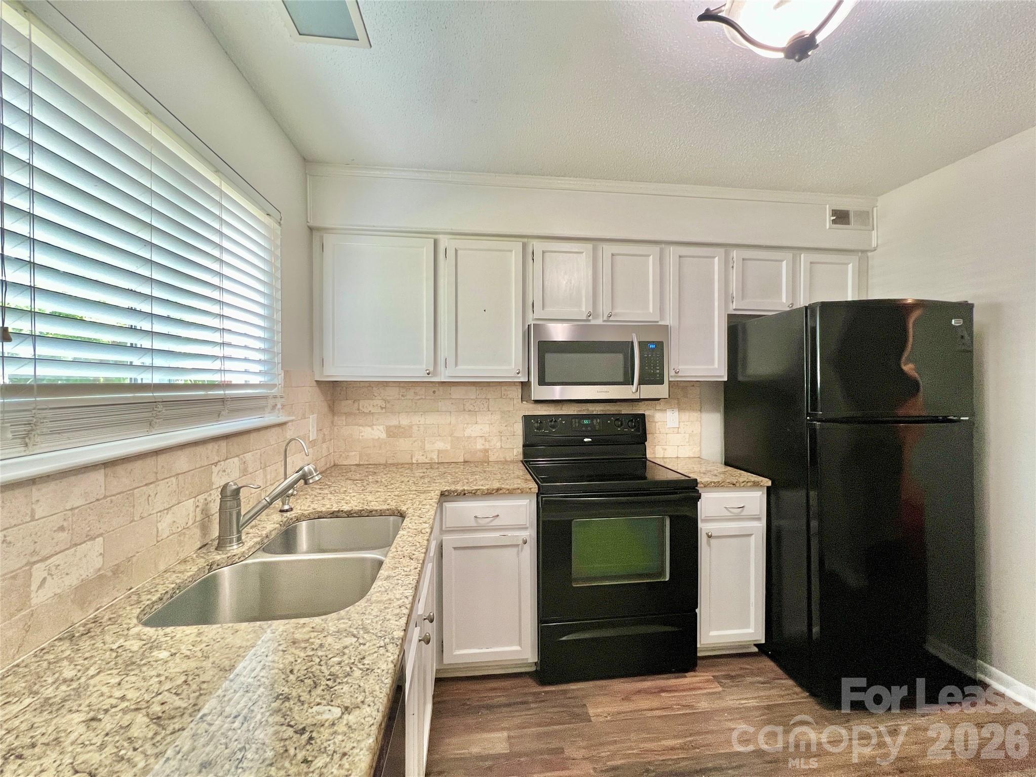 2901 Heathstead Place I Property Photo 8