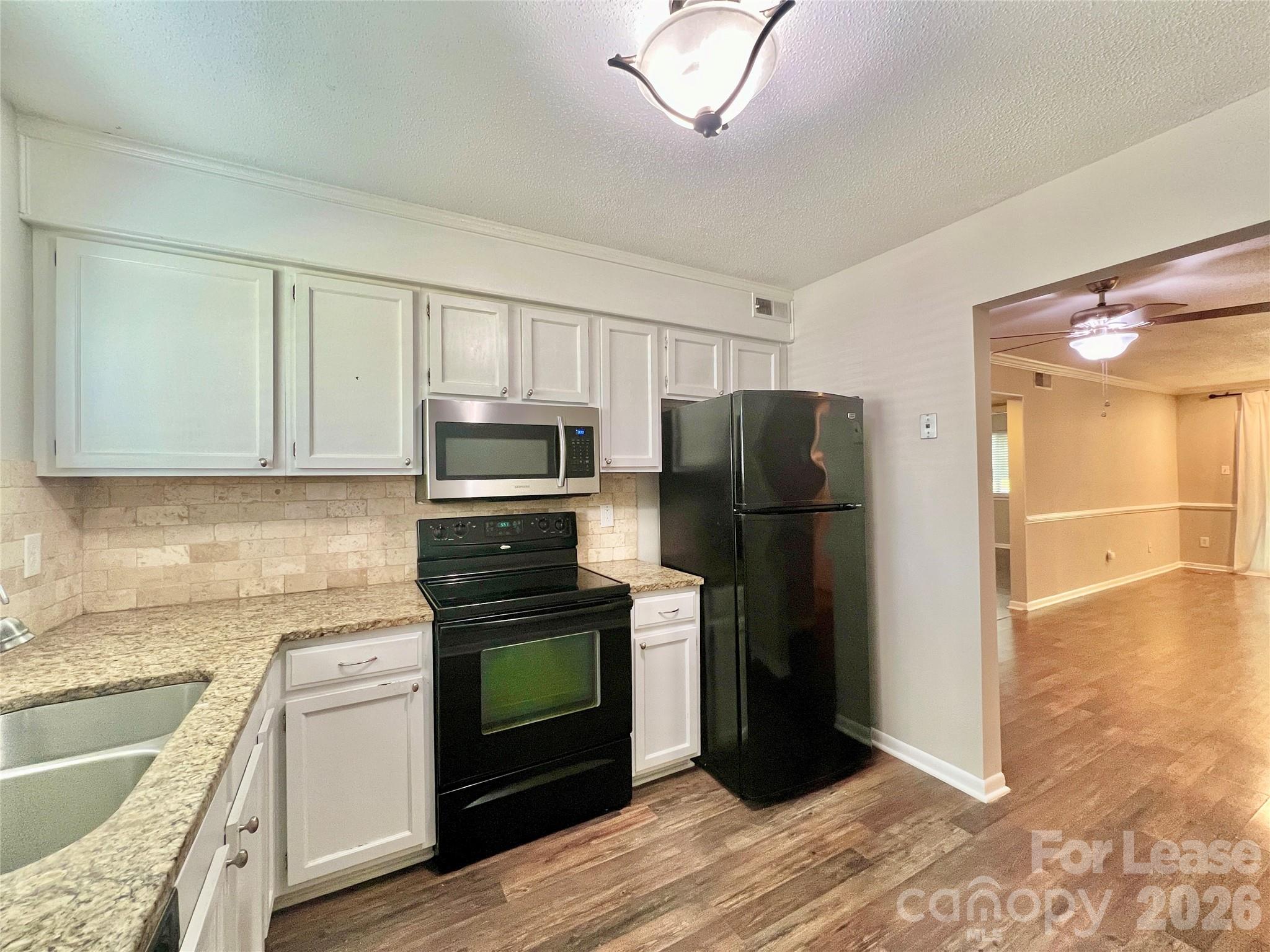 2901 Heathstead Place I Property Photo 9