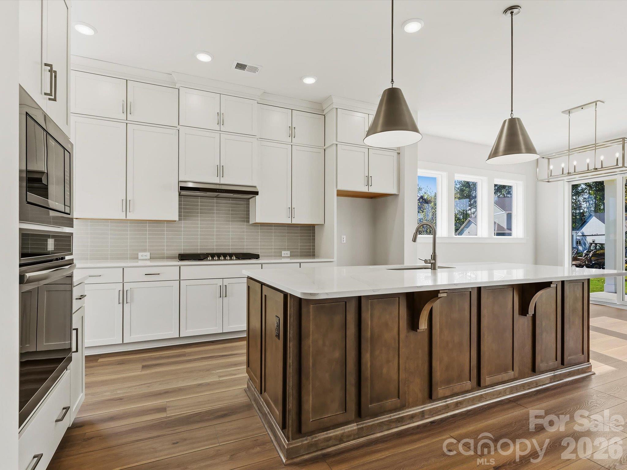 558 Cape Cod Way Property Photo 9