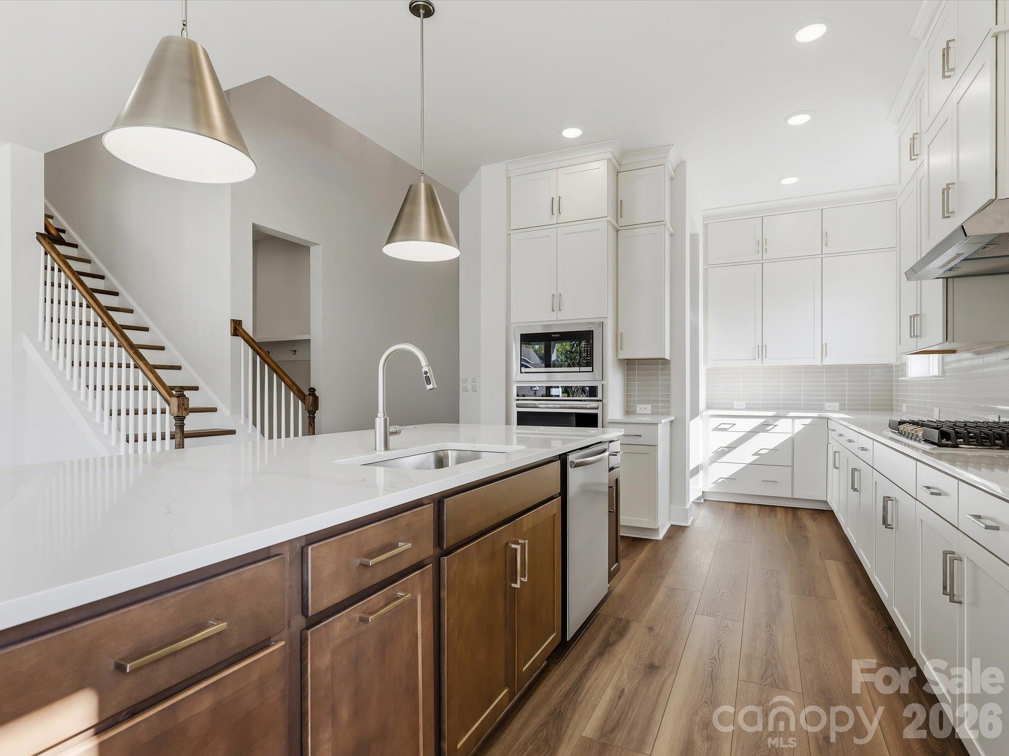 558 Cape Cod Way Property Photo 11