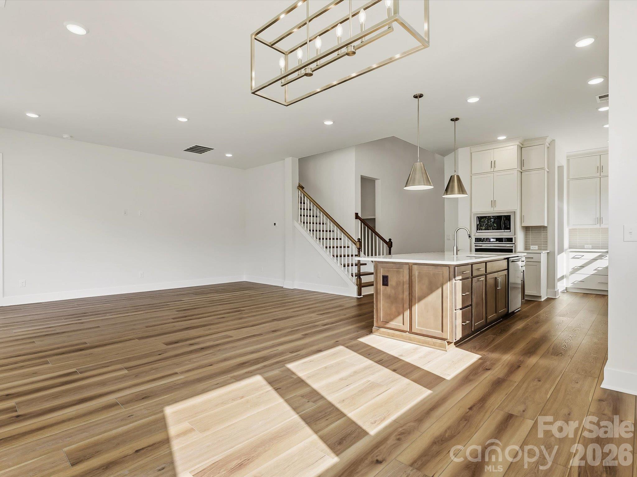 558 Cape Cod Way Property Photo 15