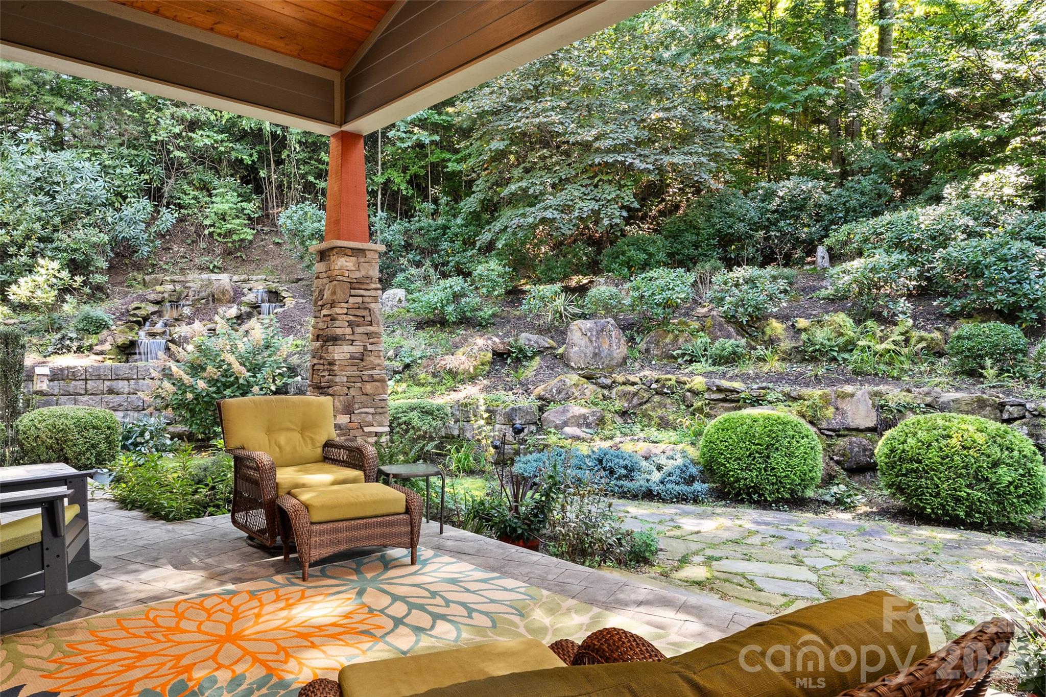 330 Sanctuary Drive Property Photo 10