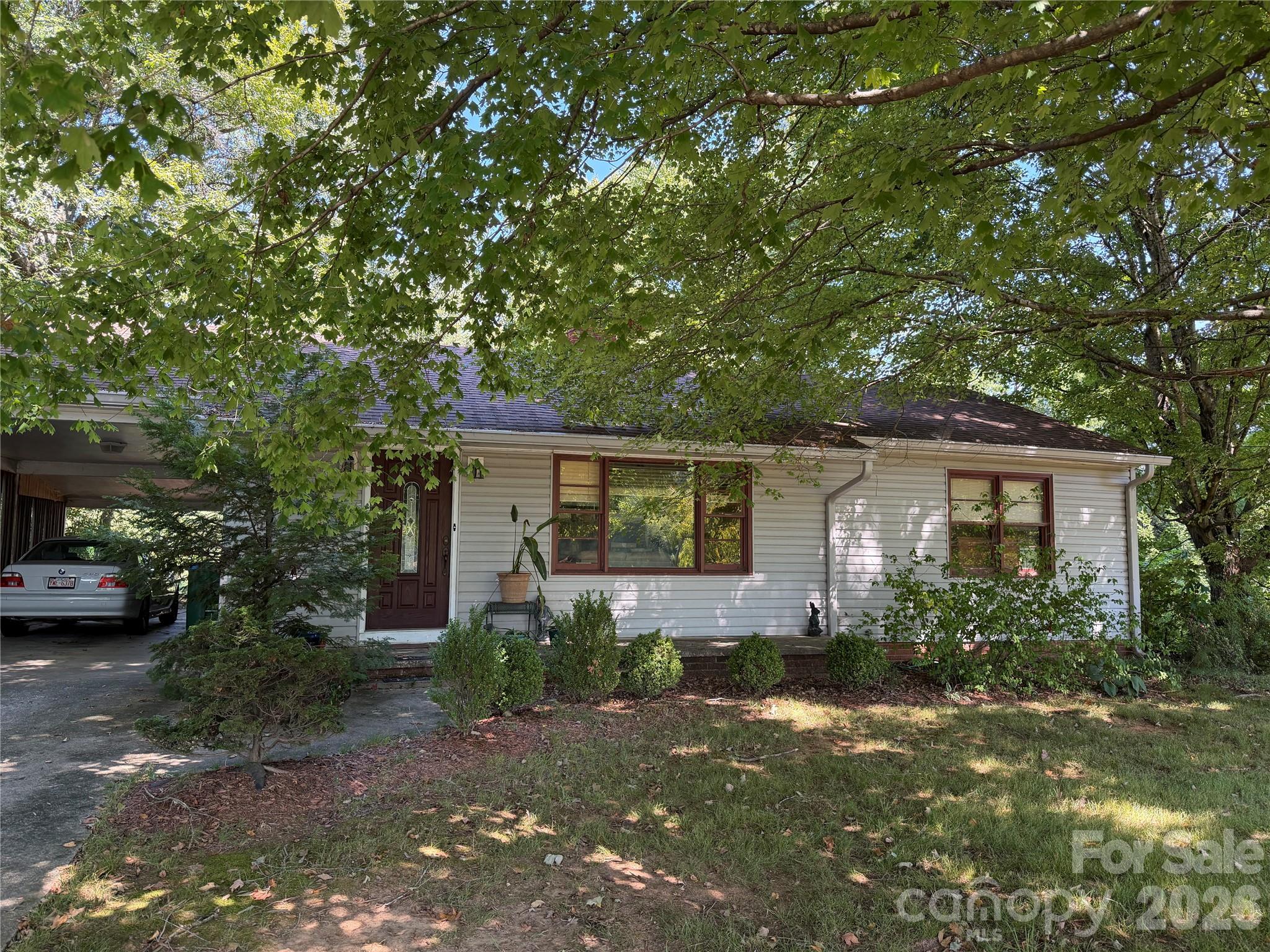 1750 W Ridge Road Property Photo 2