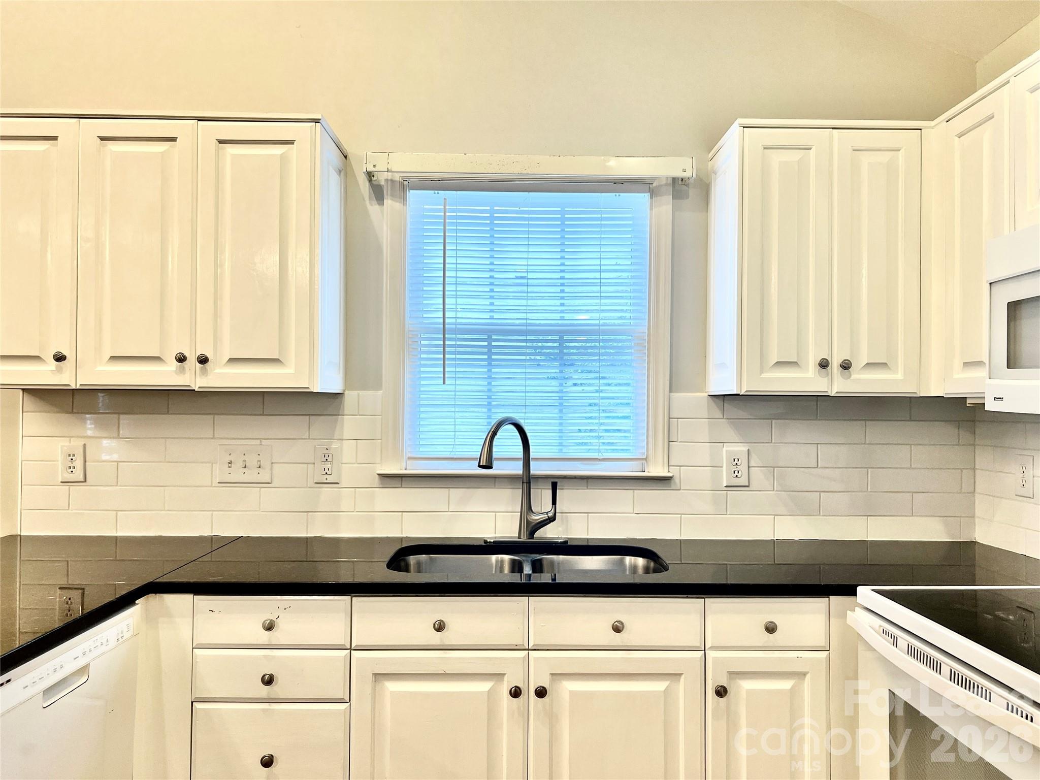 4409 Stonefield Drive Property Photo 4