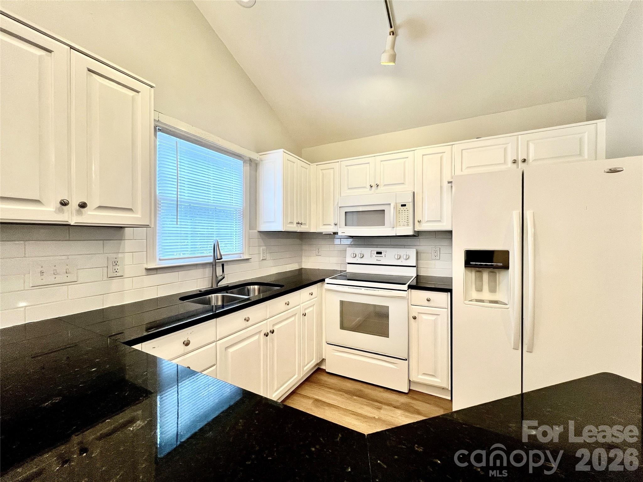 4409 Stonefield Drive Property Photo 7