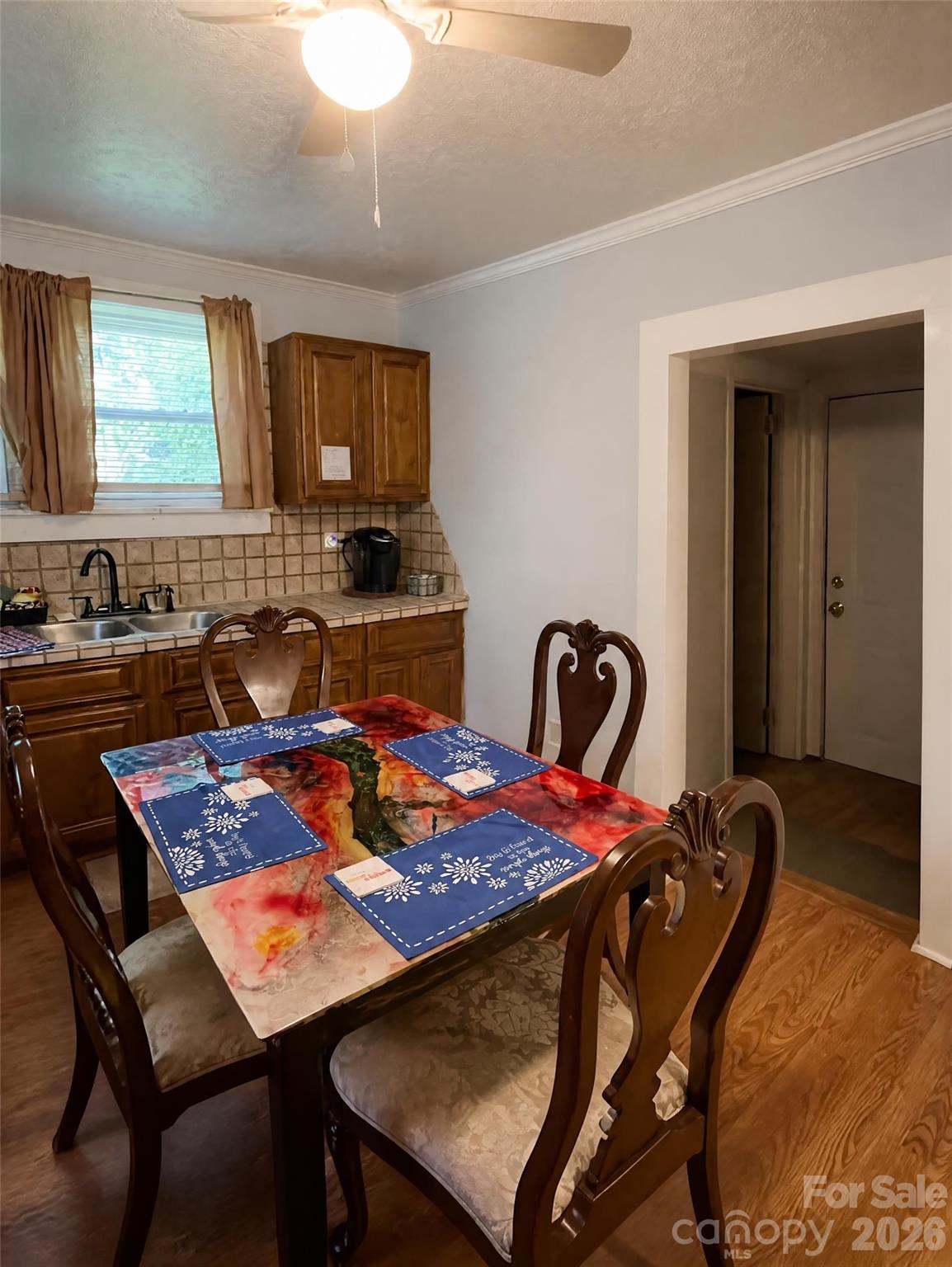 900 Alma Avenue Property Photo 7